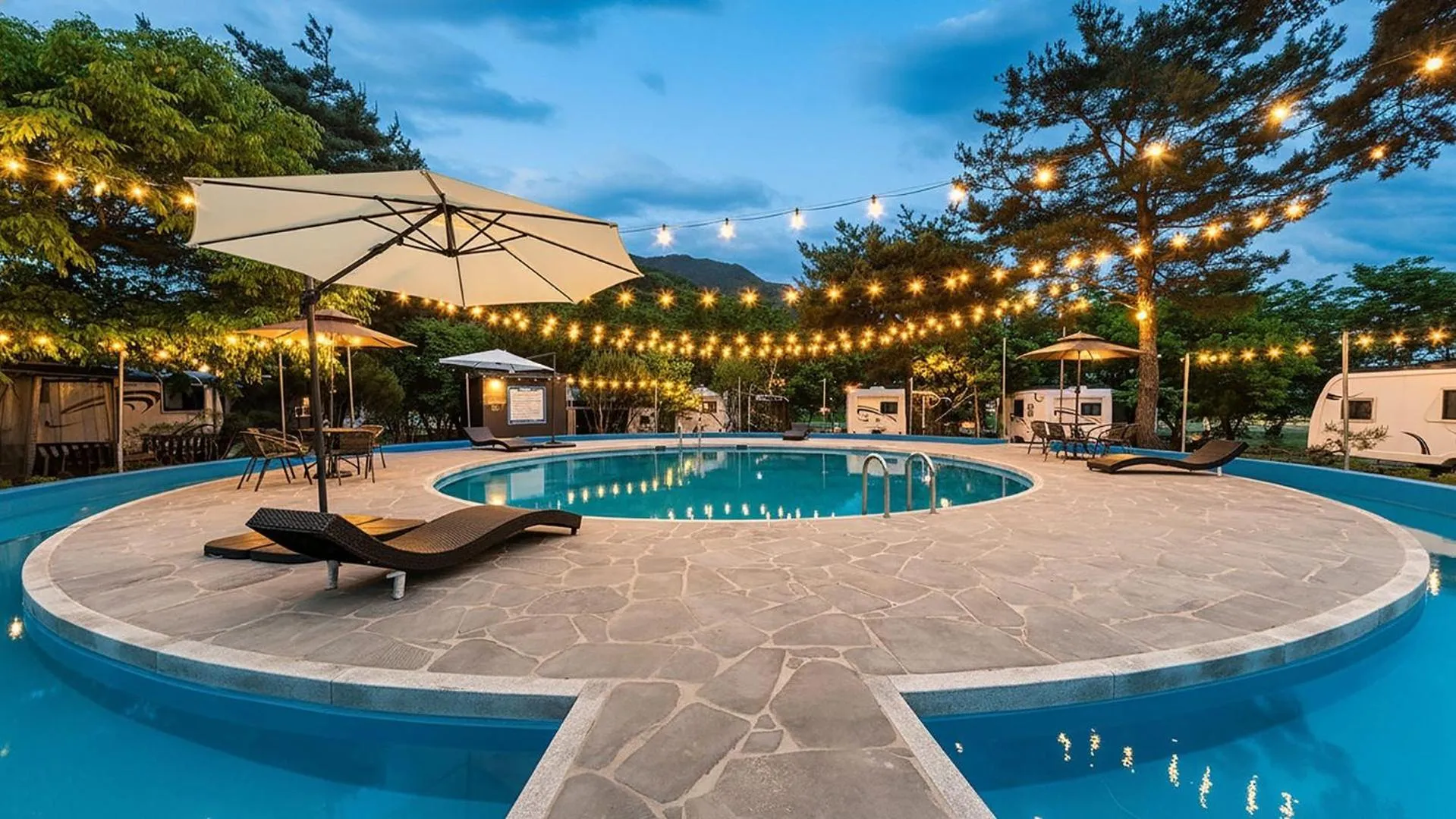 Property building in Gapeyong Donghwa Caravan