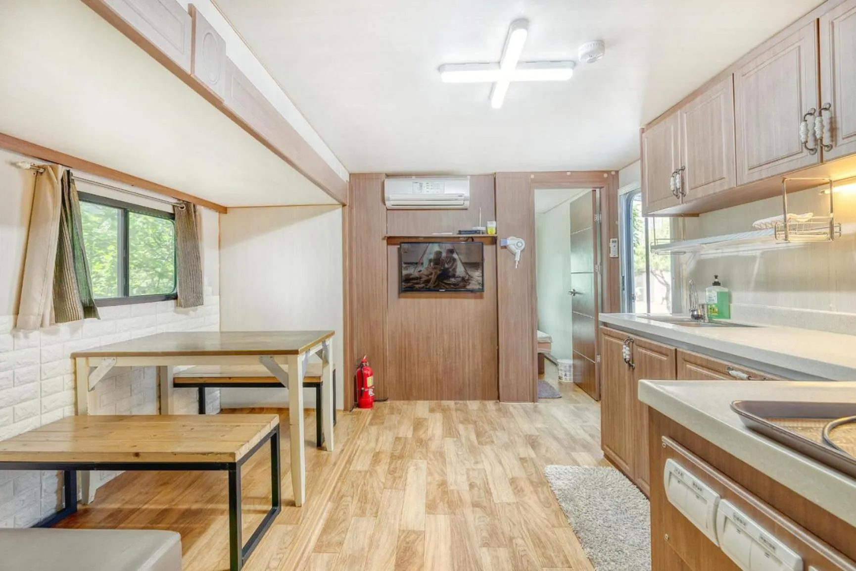 Property building in Gapeyong Donghwa Caravan