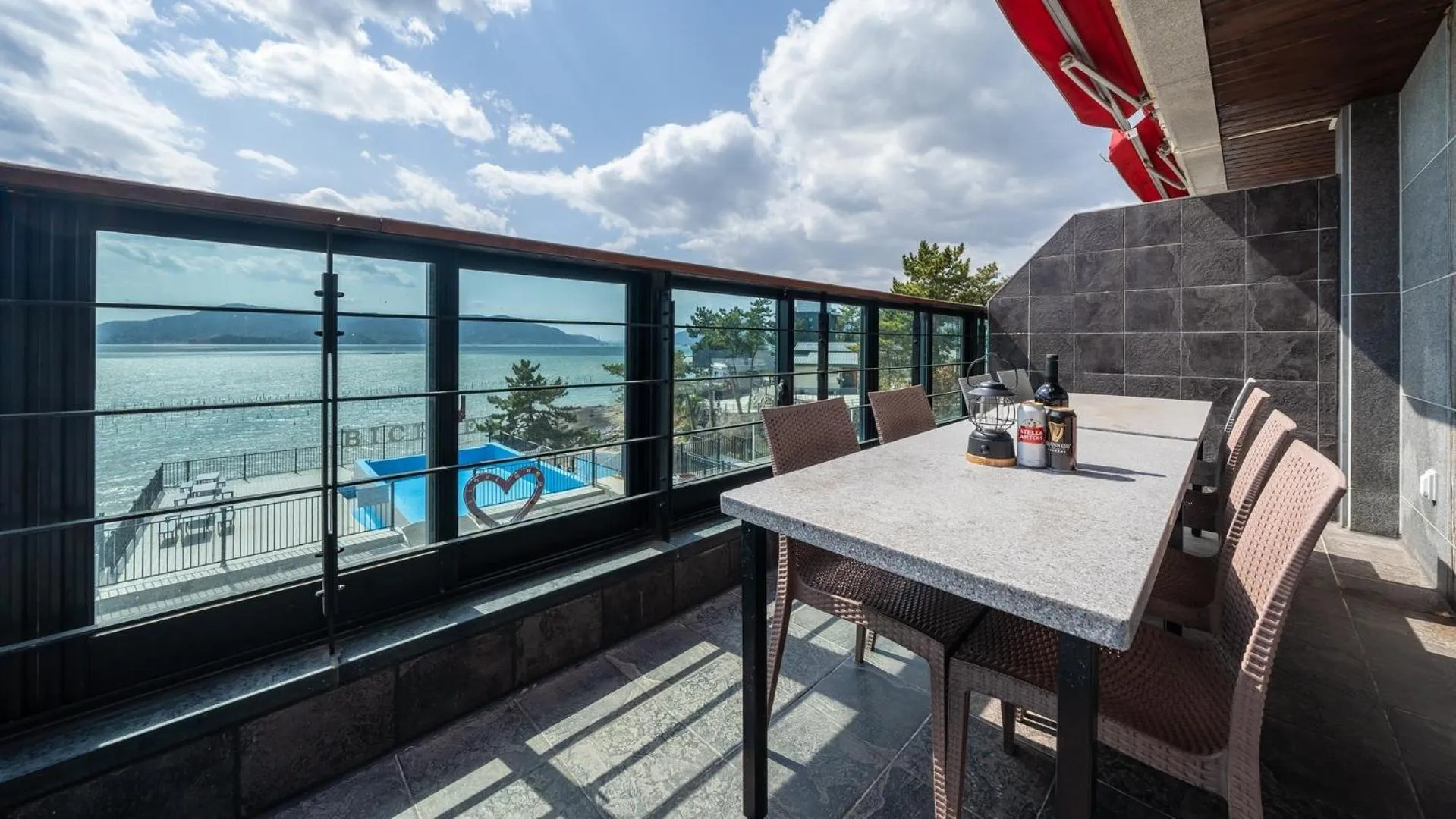 Property building in Sacheon Bichae Pension