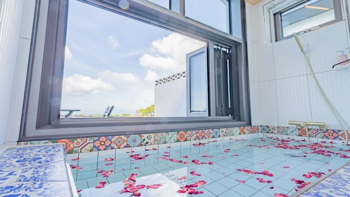 Property building in Jeju Geunalohu Pension