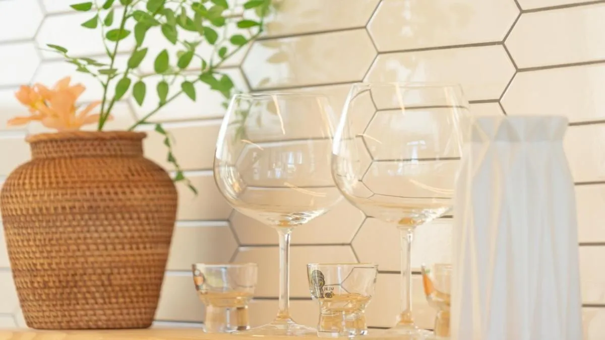 Property building in Jeju Geunalohu Pension