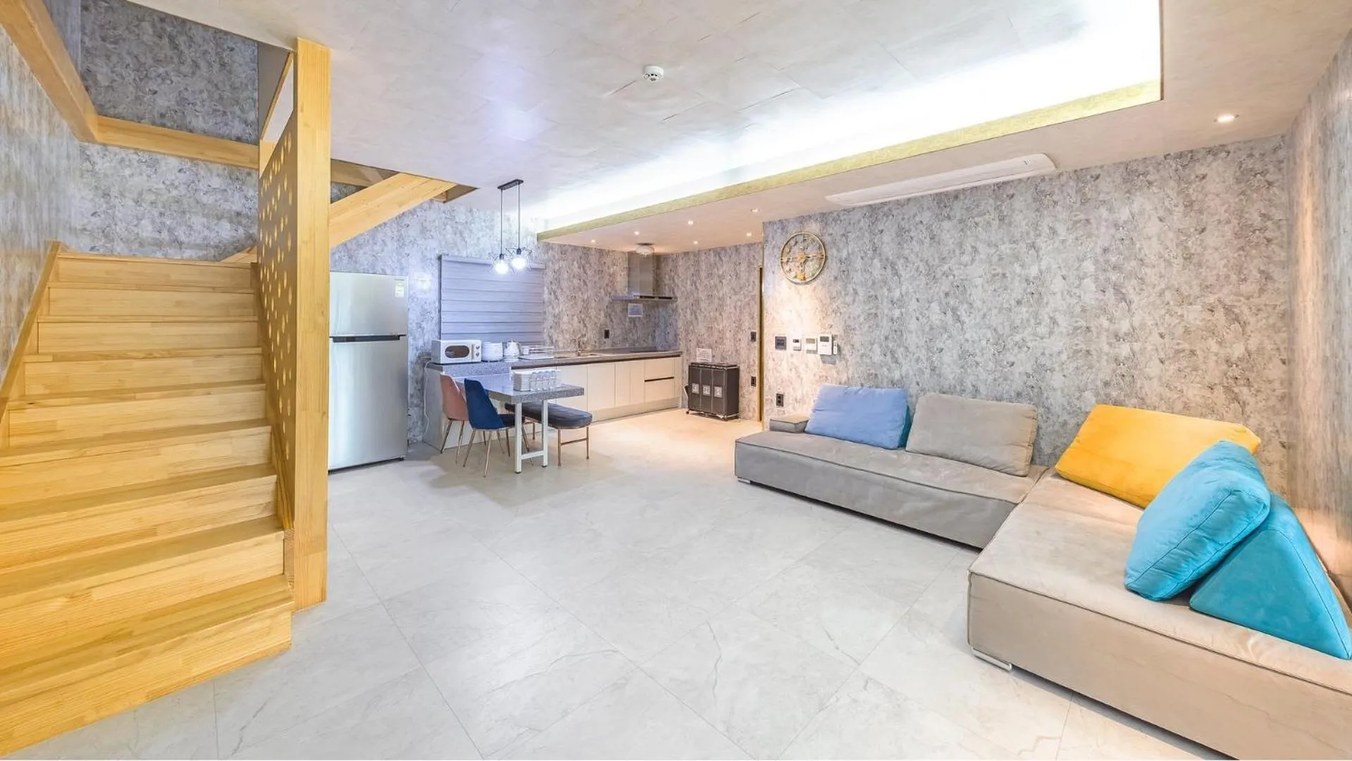 Property building in Chuncheon Poolhouse Epop