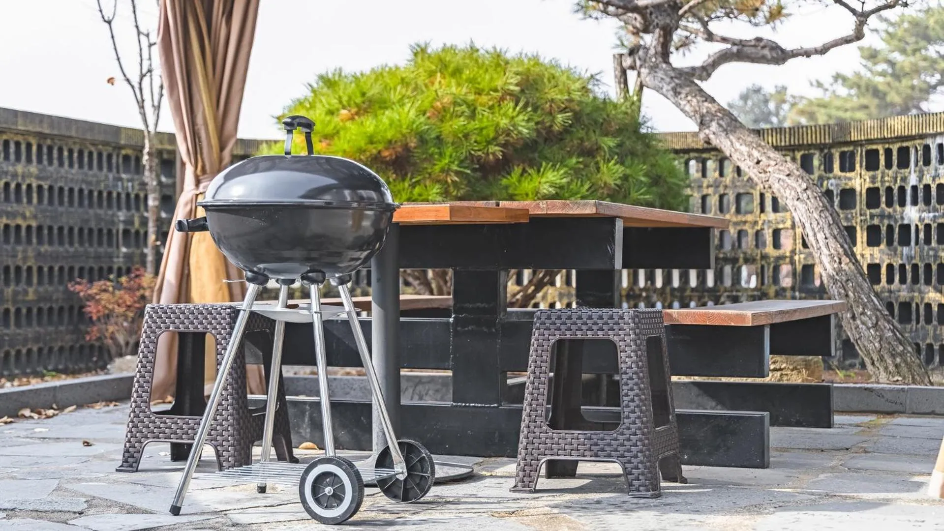 Property building in Chuncheon Poolhouse Epop