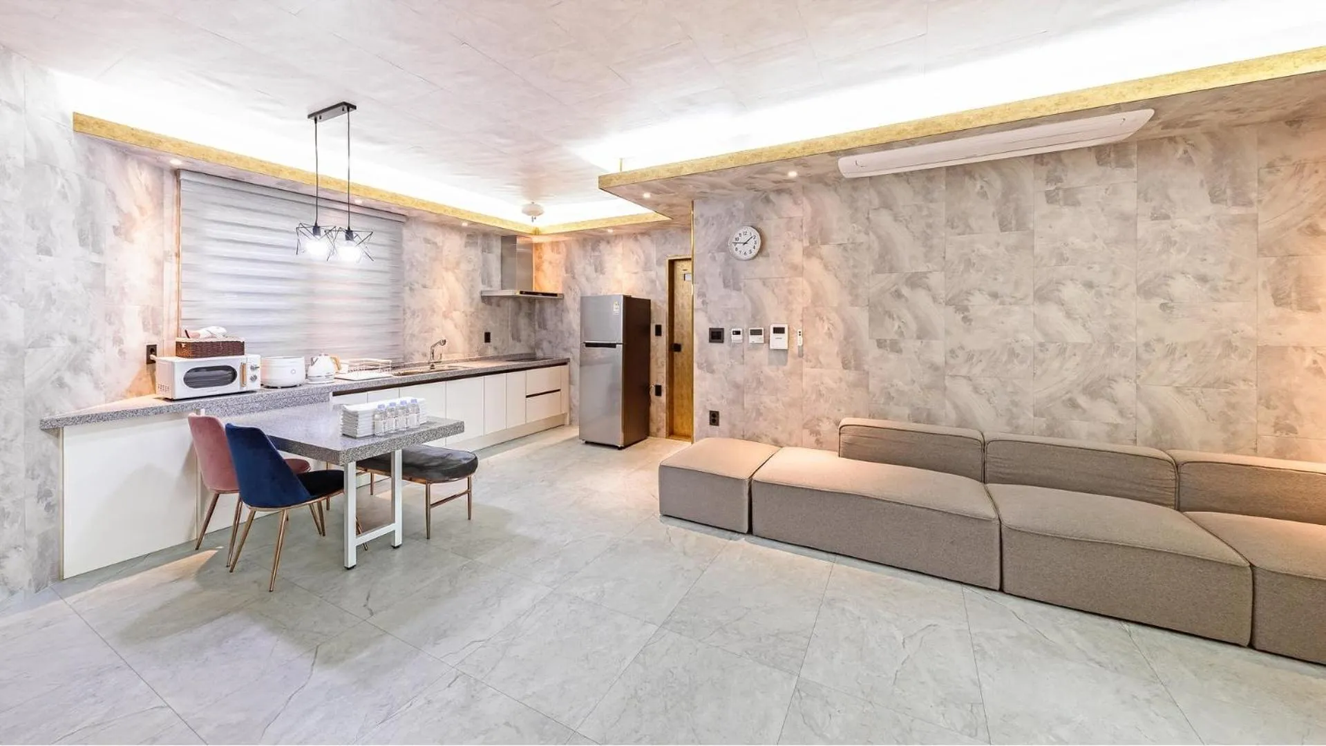 Property building in Chuncheon Poolhouse Epop