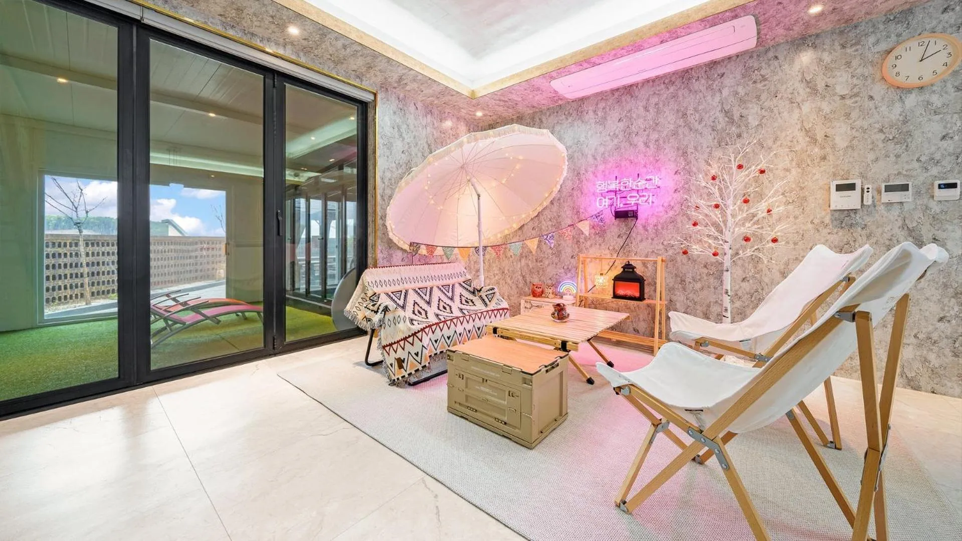 Property building in Chuncheon Poolhouse Epop