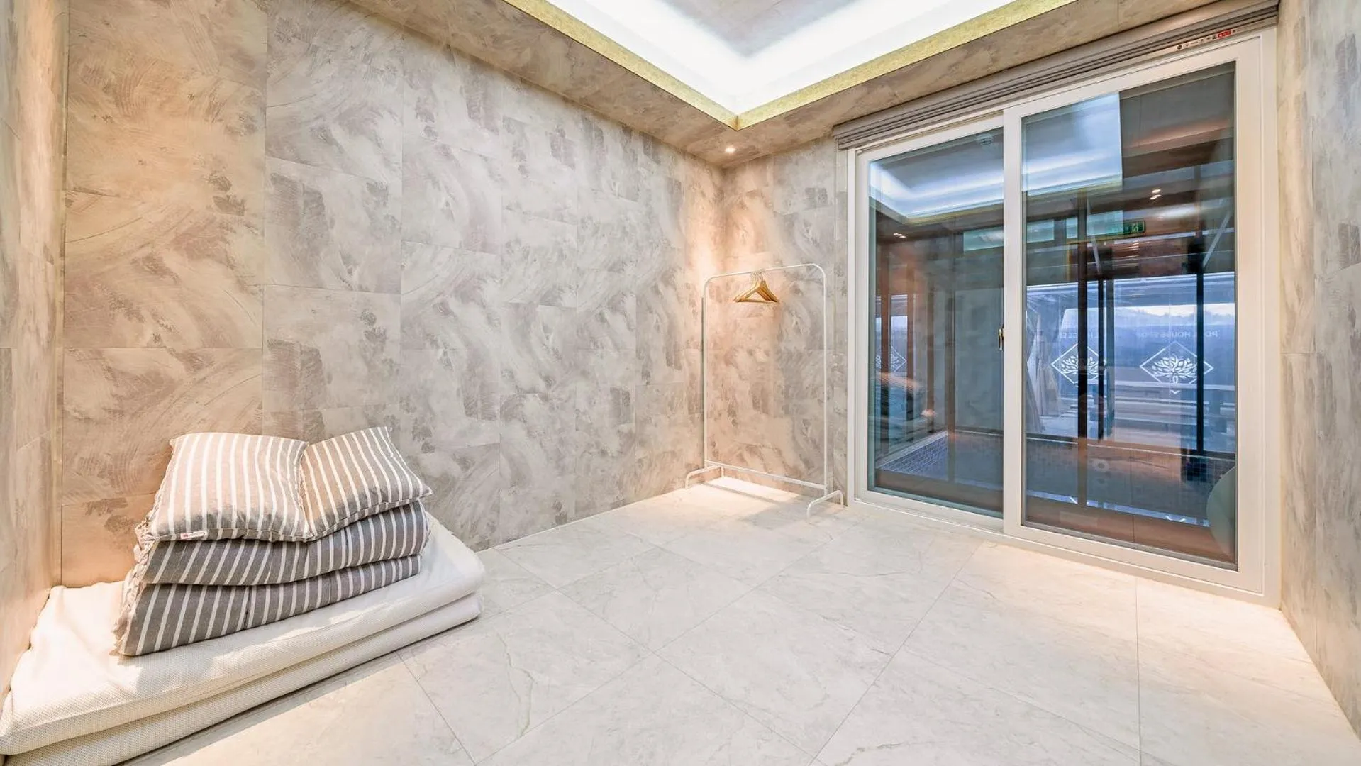 Property building, Bed in Chuncheon Poolhouse Epop