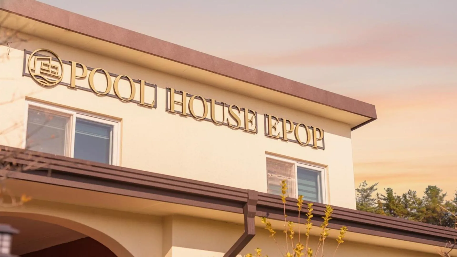 Property building in Chuncheon Poolhouse Epop