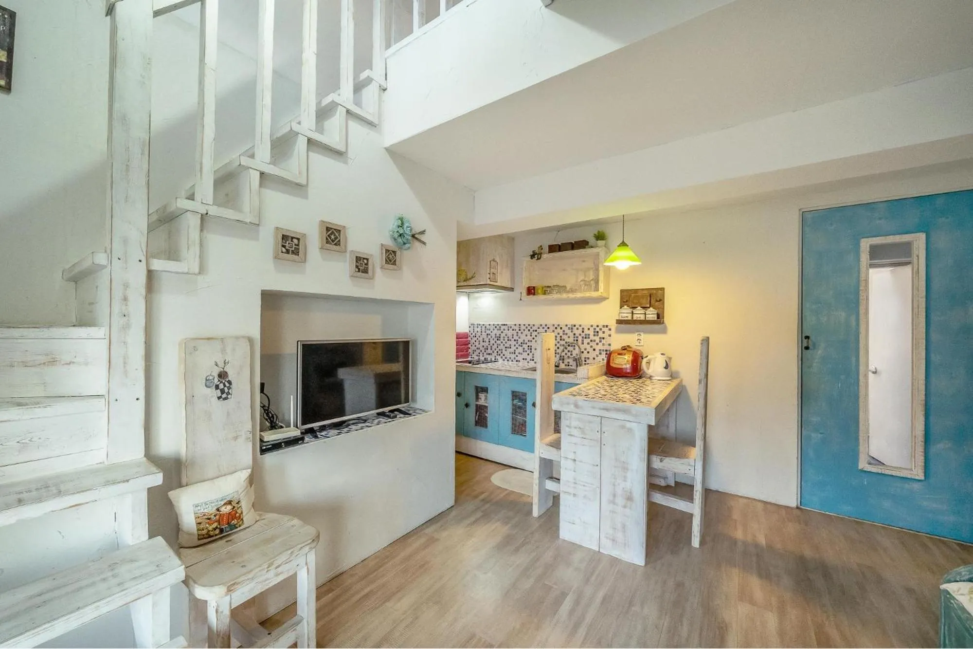 Property building in Ganghwa Vintage Box Pension