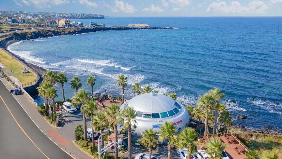 Property building in Jeju UFO Pension