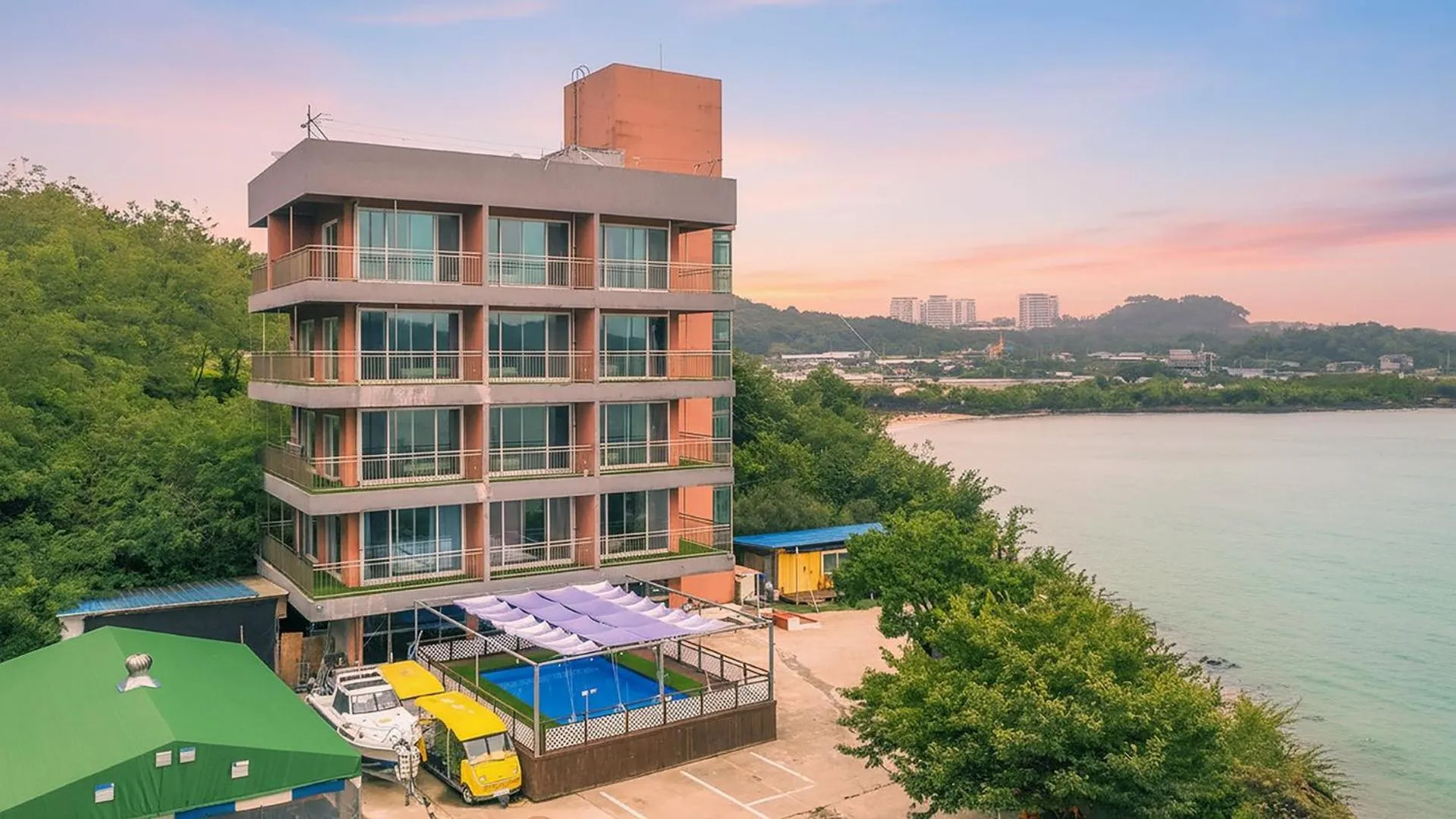 Property building in Daebudo green beach Pension