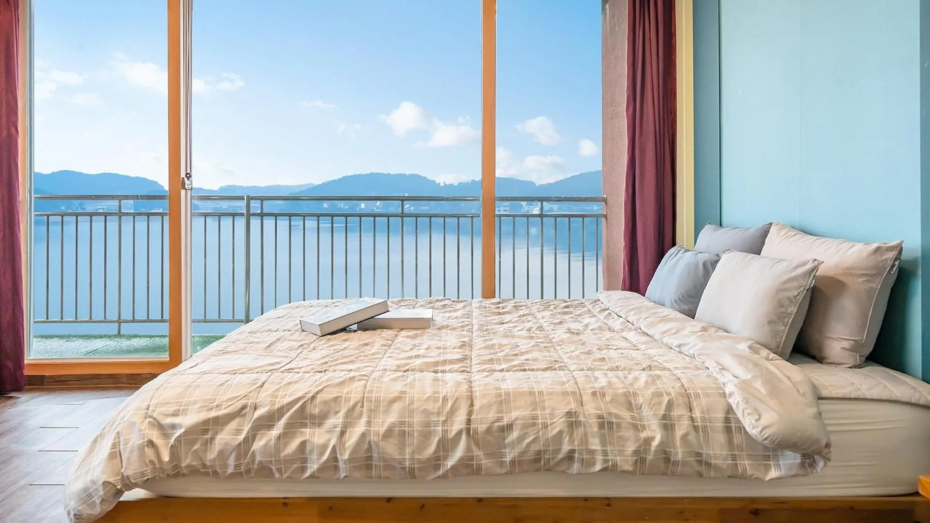 Property building, Bed in Daebudo green beach Pension