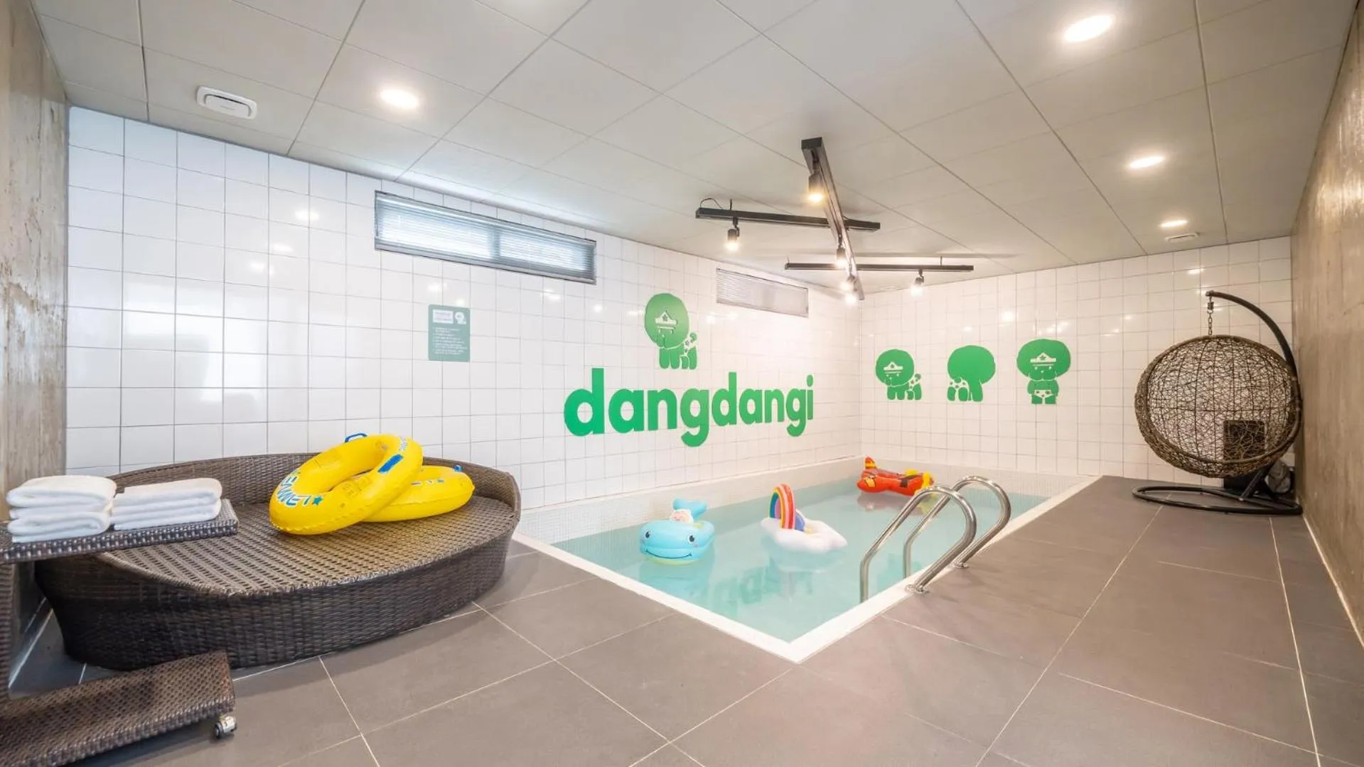 Property building in Gapyeong Dangdangi Pet Poolvilla Blue