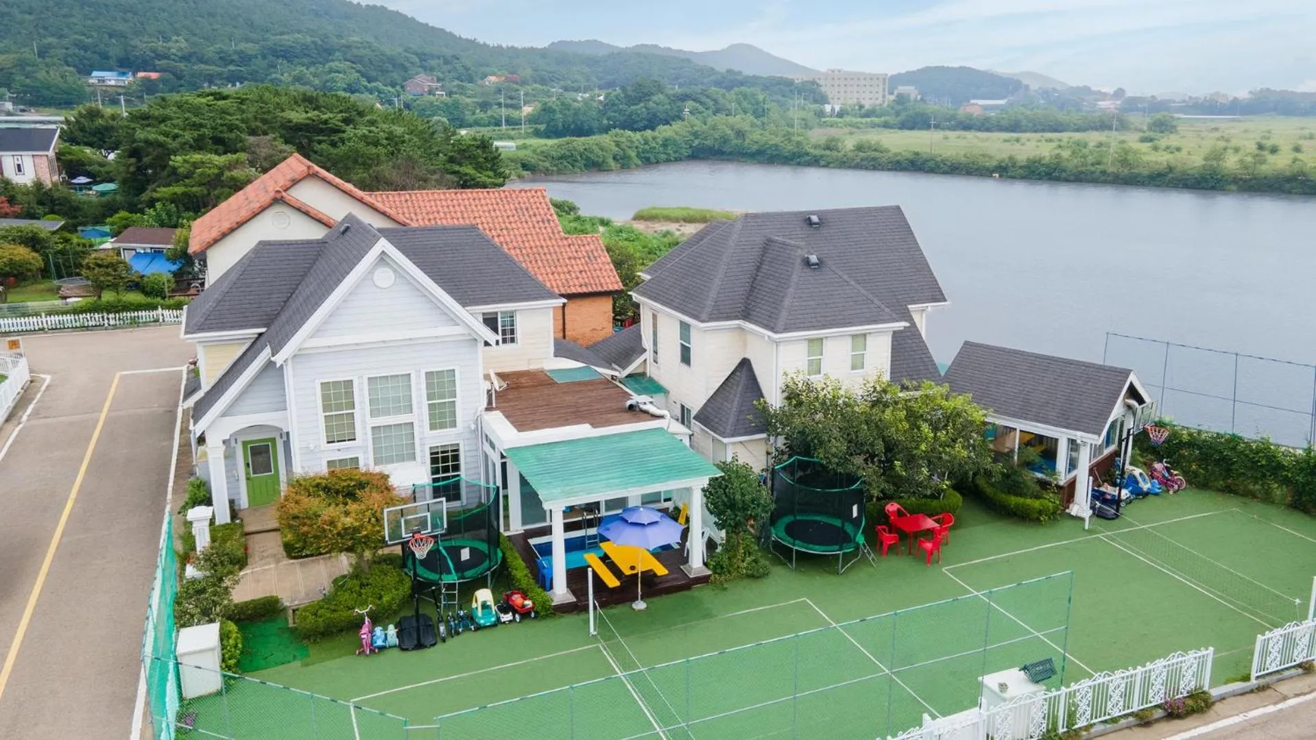 Property building in Daebudo Fullhouse Pension