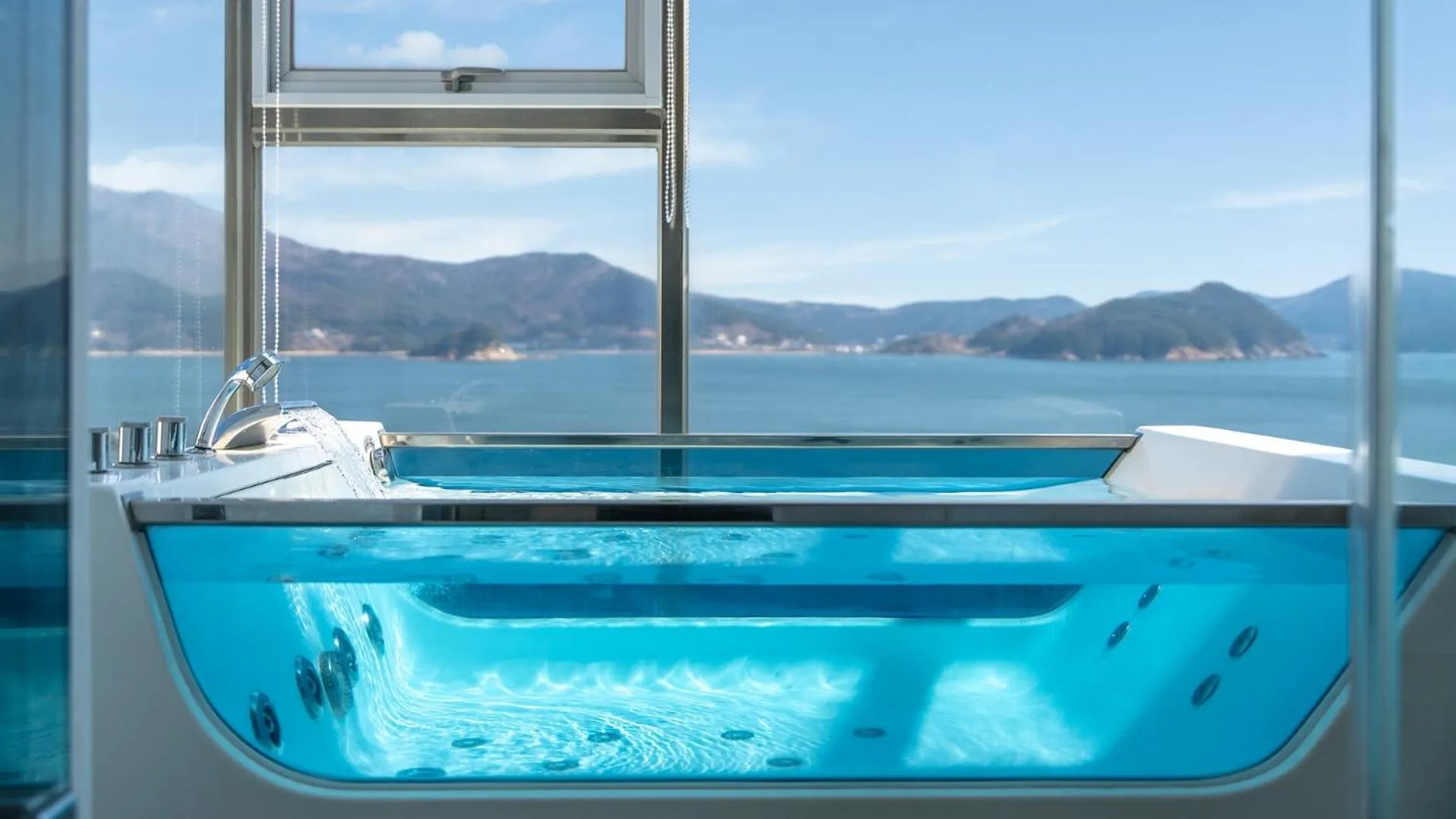 Property building in Geoje Badageurigo Pension