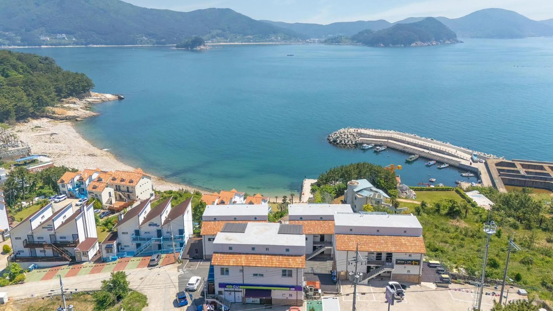 Property building in Geoje Badageurigo Pension