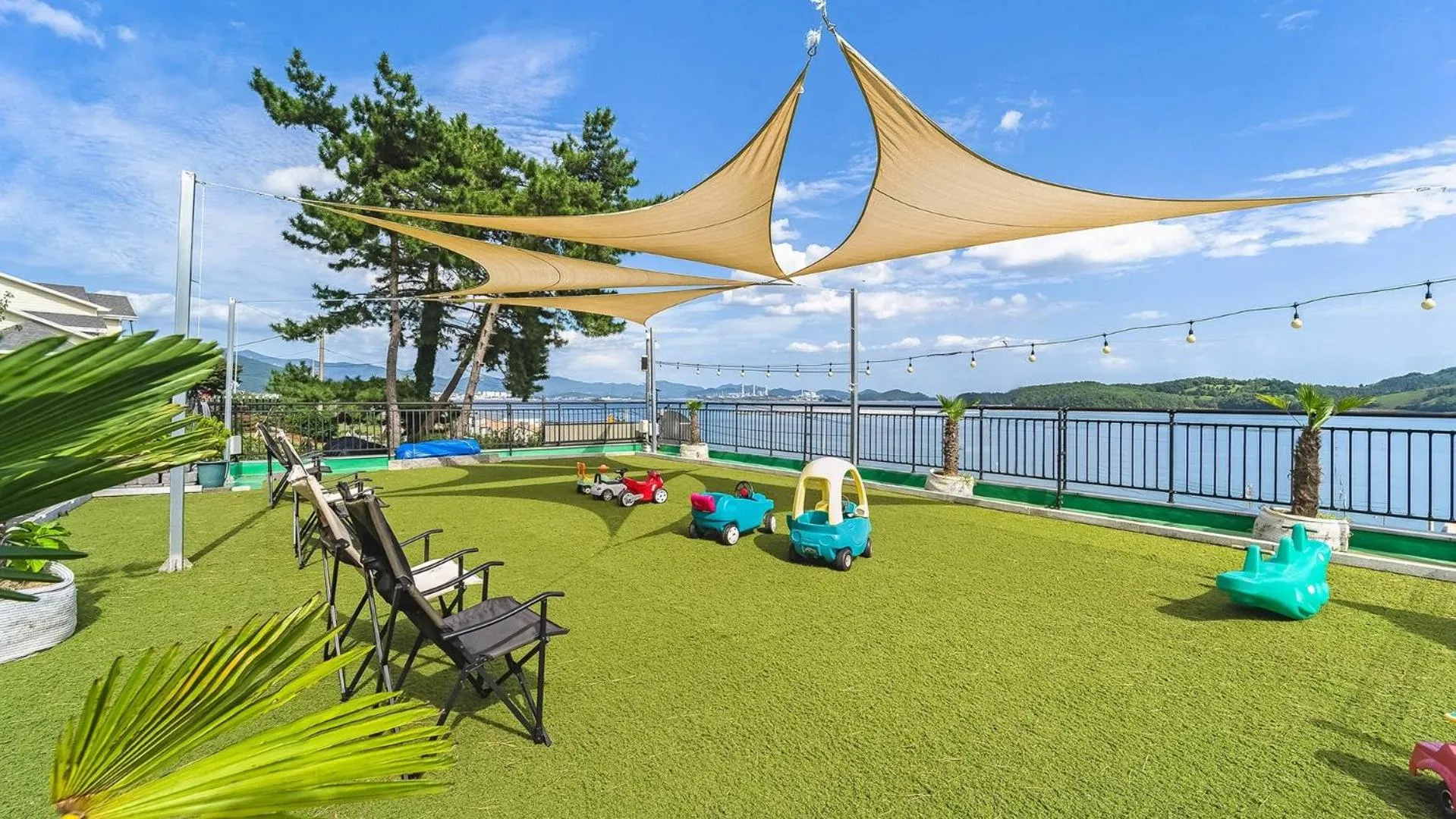 Property building in Namhae Four Seasons Pet-Friendly Pension