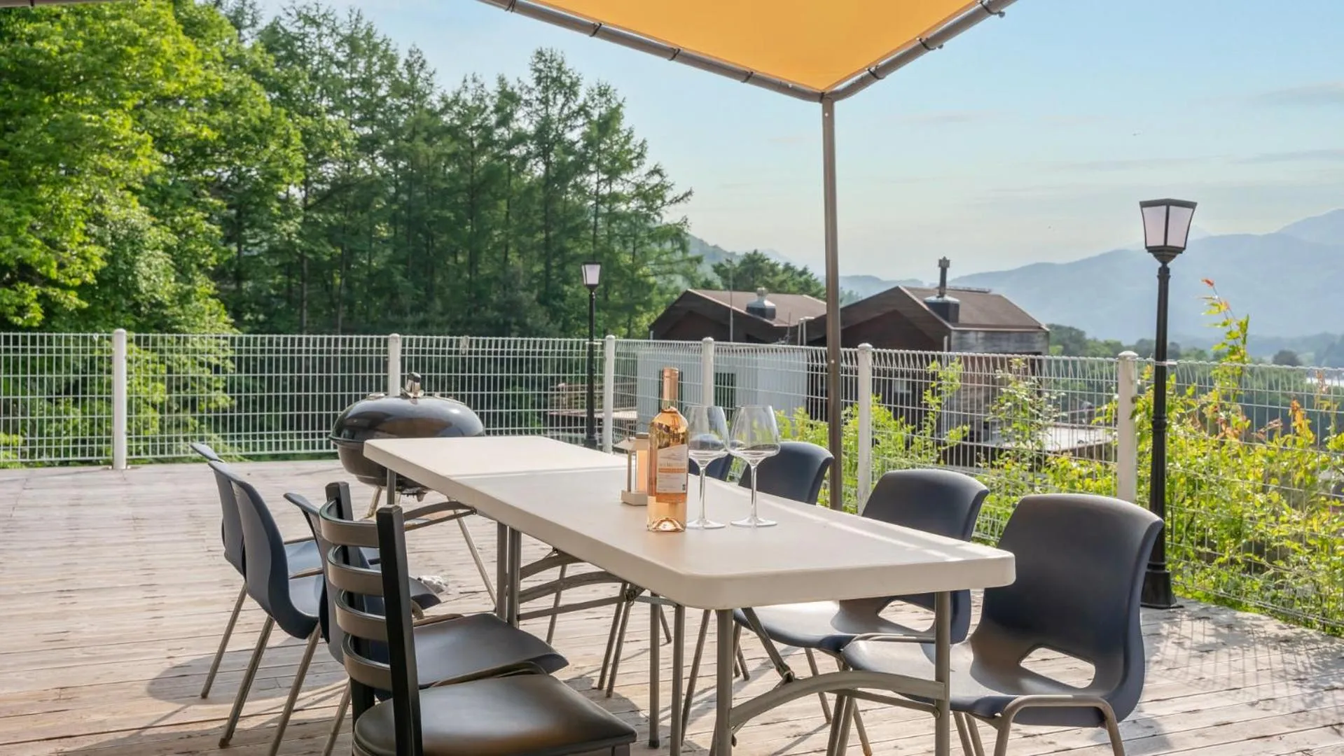 Property building in Gapyeong Yeonkkocchosu Pet Pension