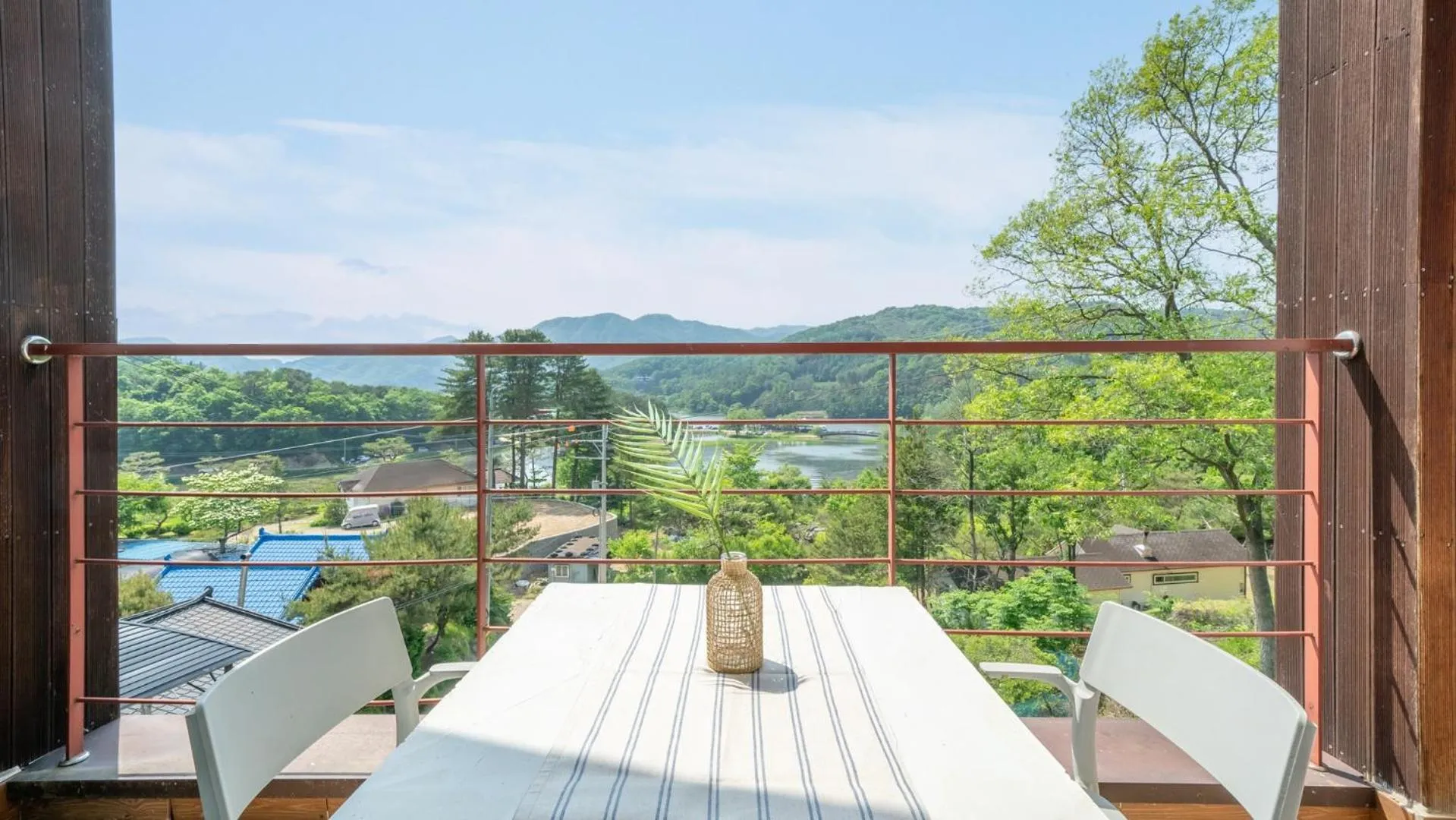 Property building in Gapyeong Yeonkkocchosu Pet Pension