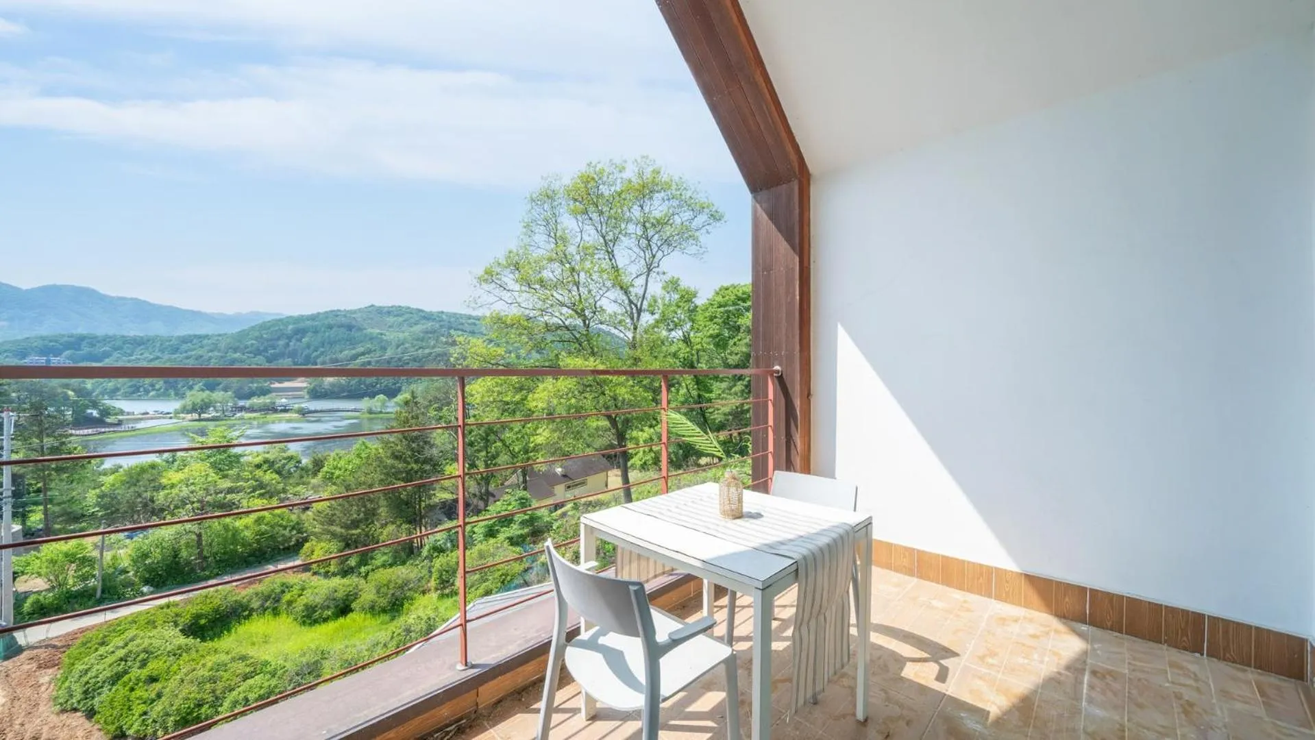 Property building in Gapyeong Yeonkkocchosu Pet Pension