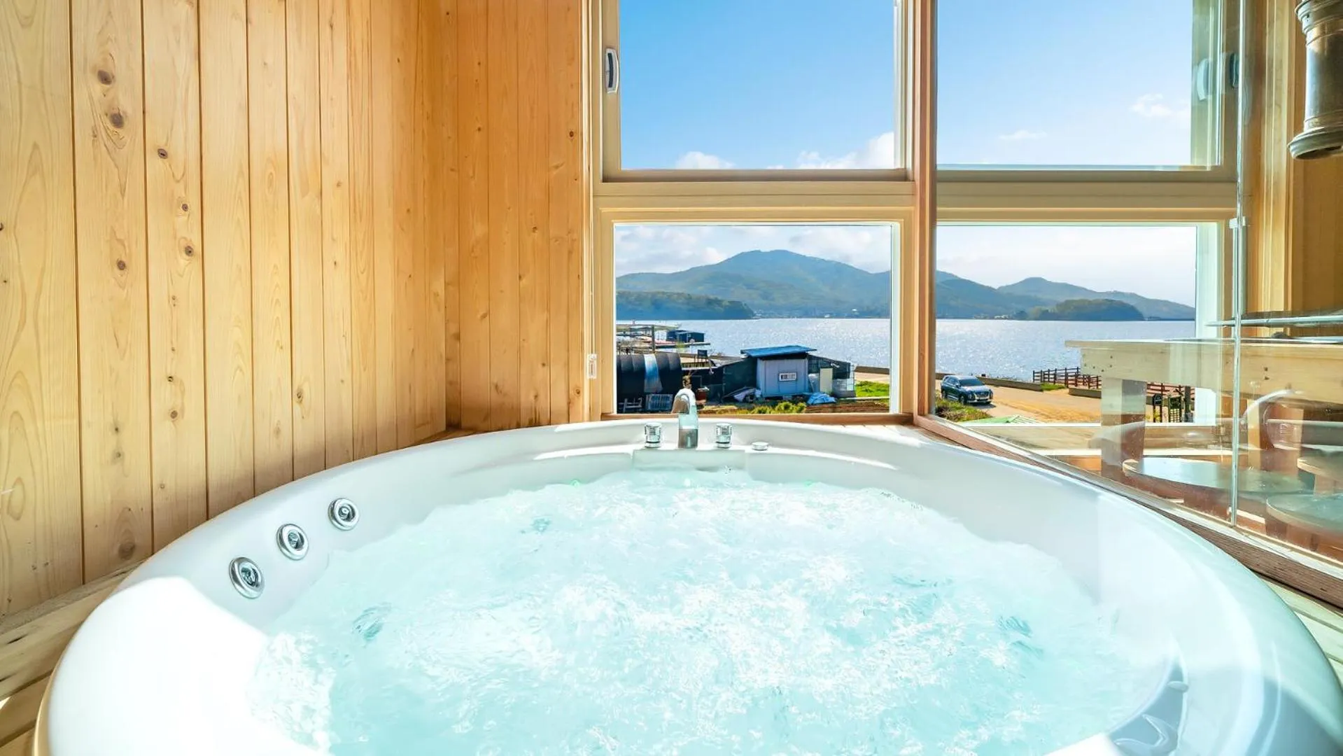 Property building in Ganghwa Abientot Spa Pension