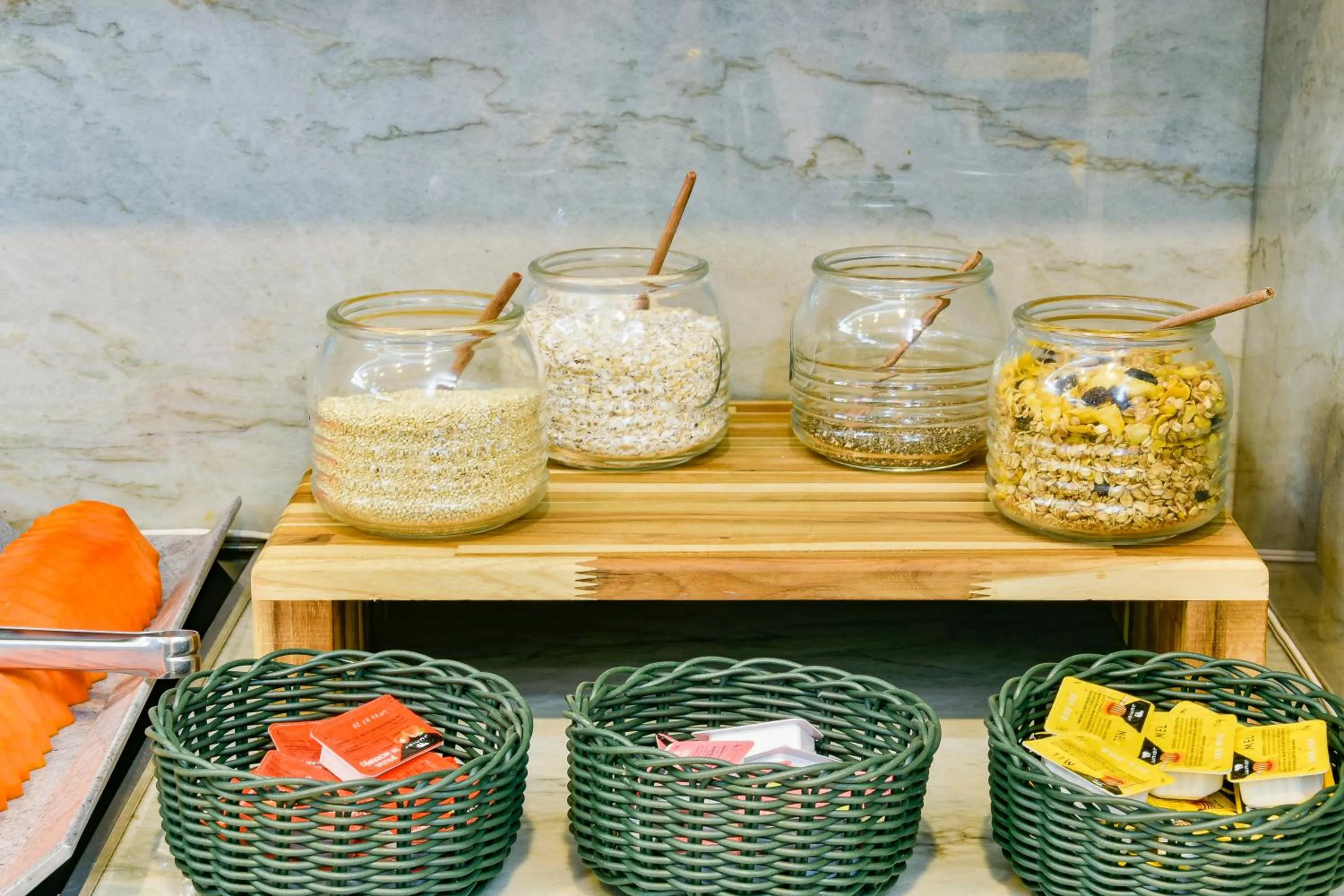 Buffet breakfast in Plaza Inn Breeze Aeroporto