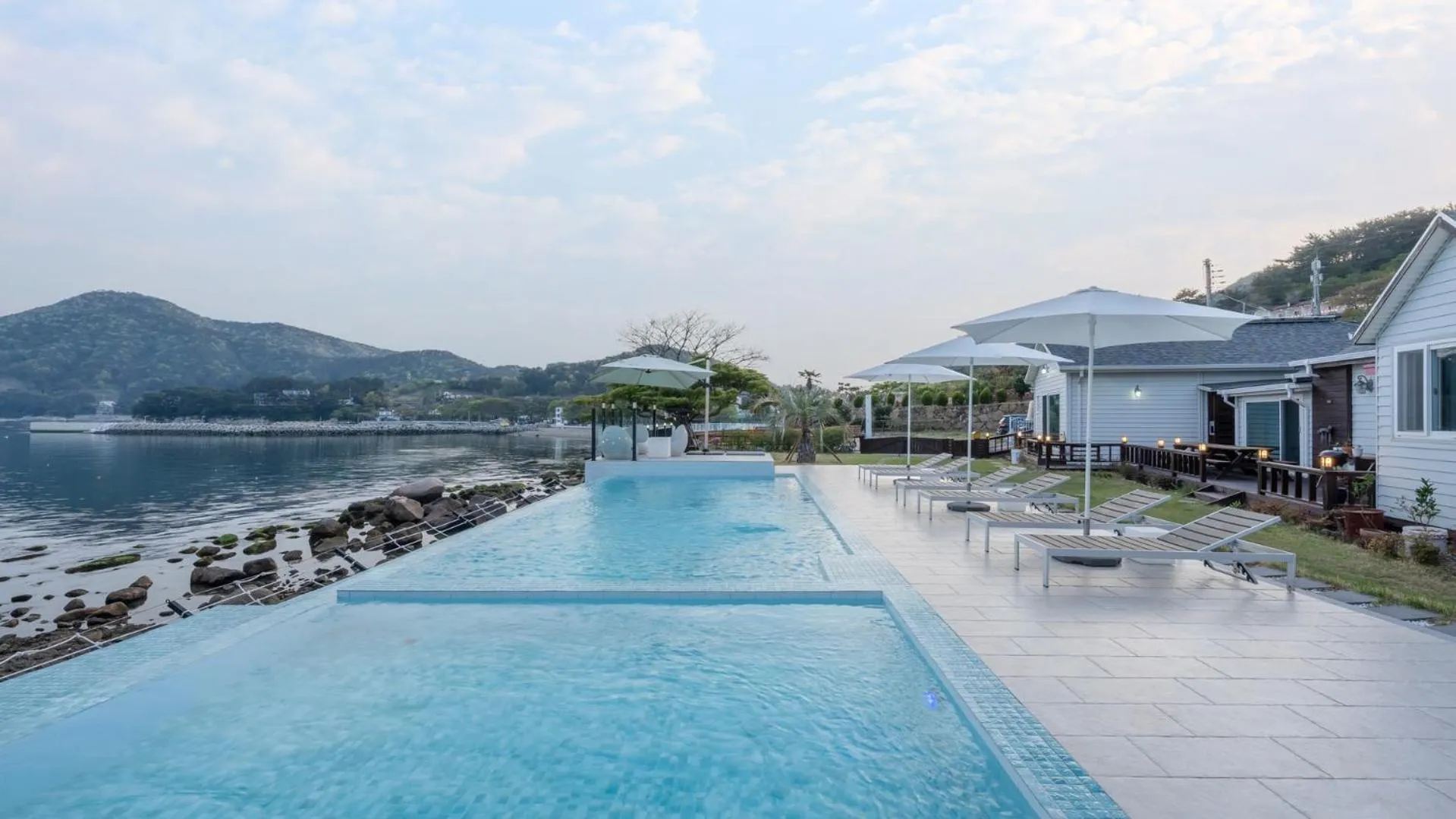 Property building in namhae sea stay N pet pension