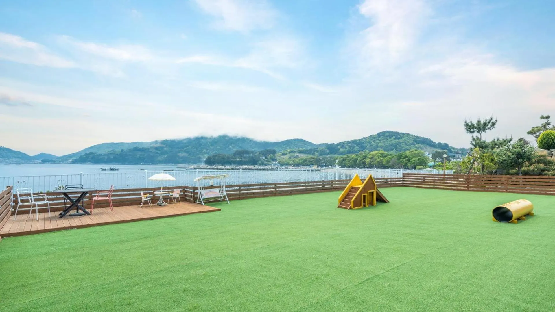 Property building in namhae sea stay N pet pension