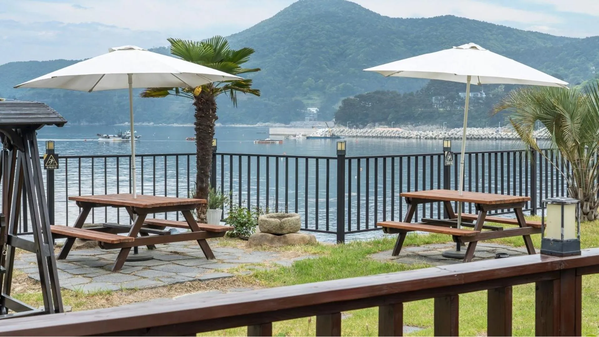 Property building in namhae sea stay N pet pension