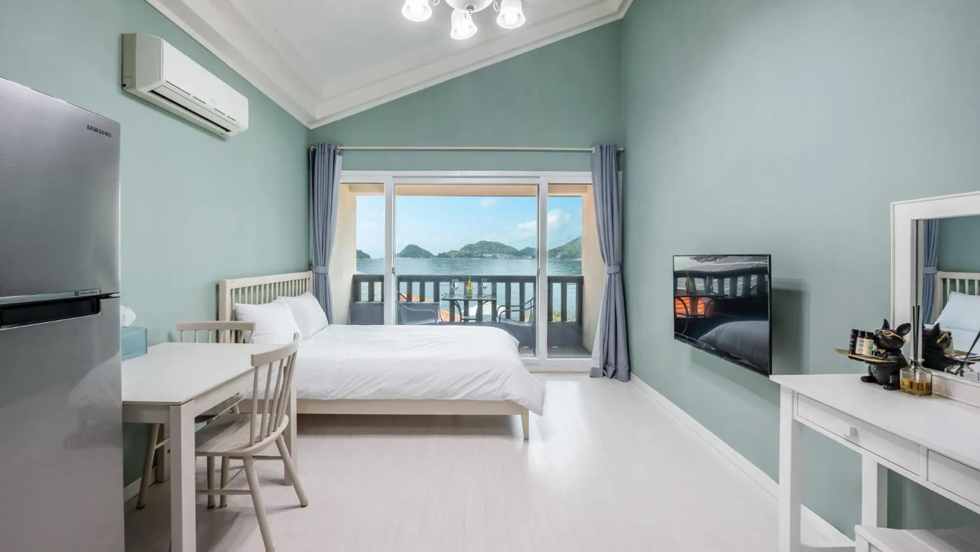 Property building, Bed in namhae sea stay N pet pension