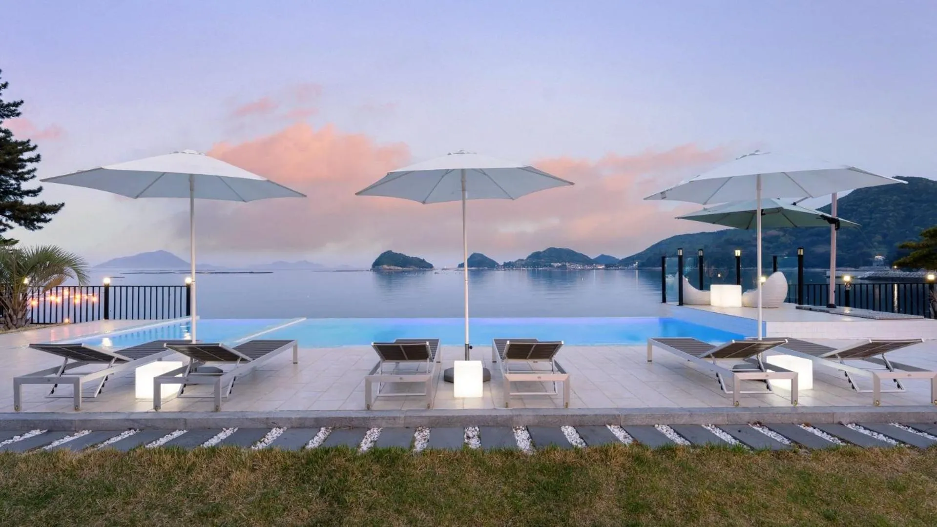 Property building in namhae sea stay N pet pension