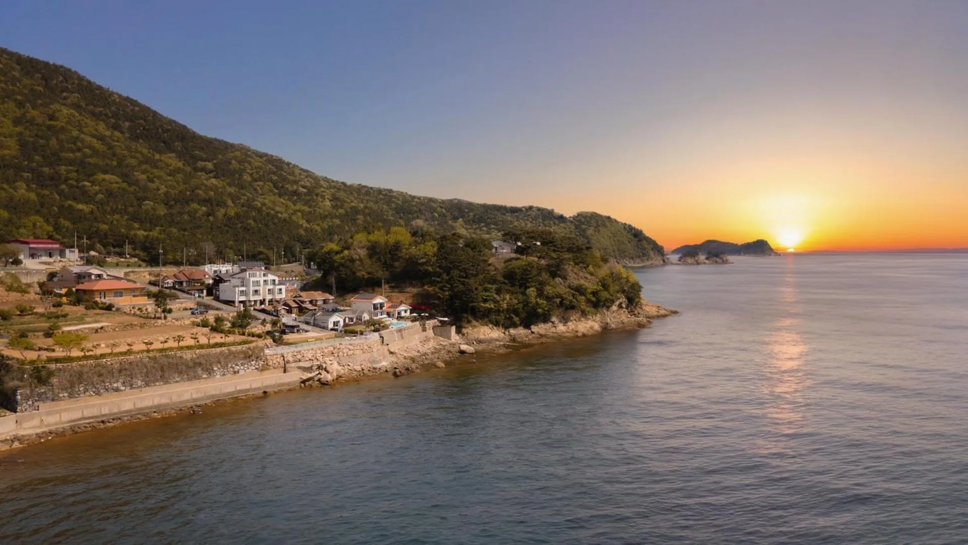 Property building in namhae sea stay N pet pension