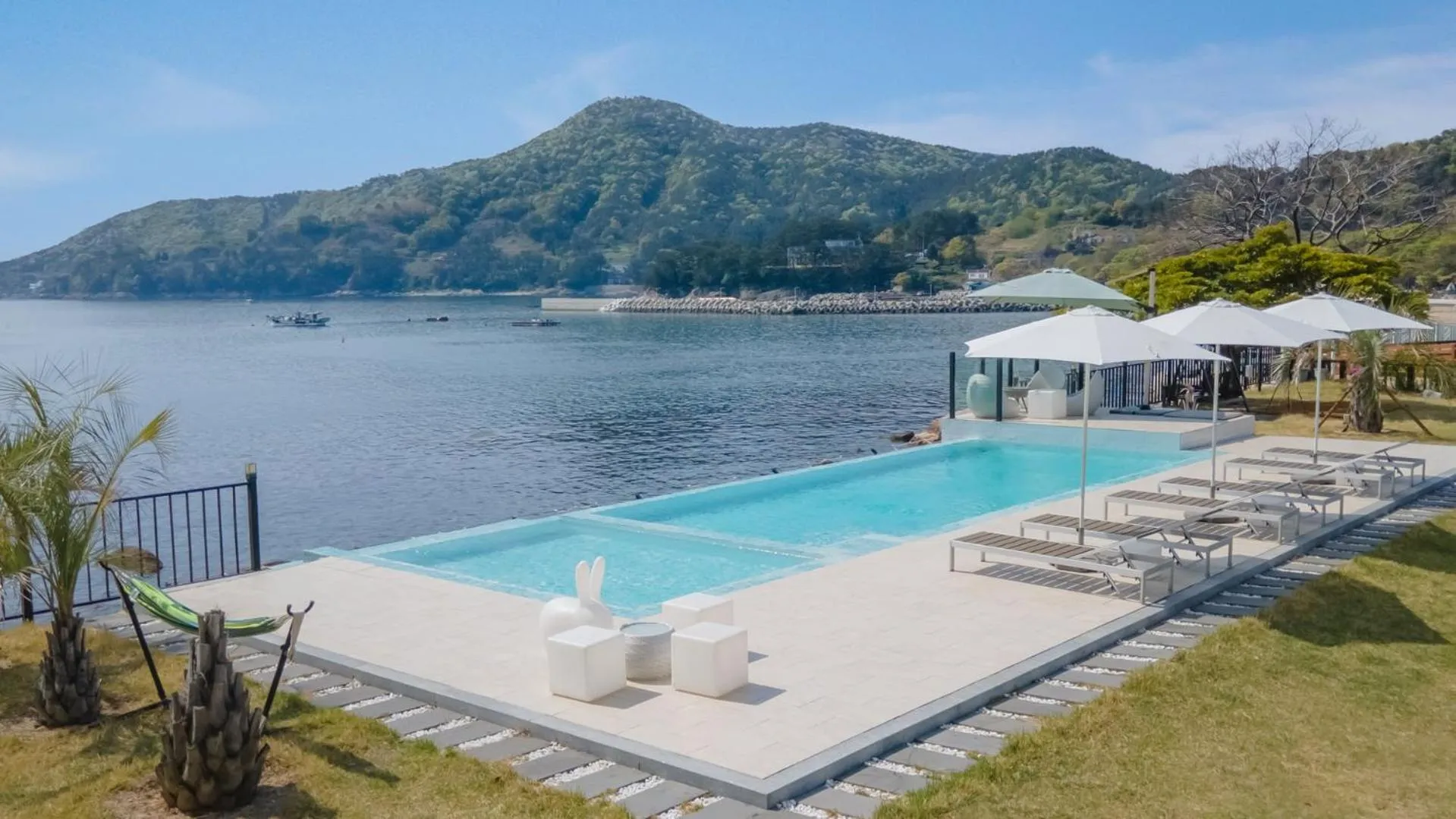 Property building in namhae sea stay N pet pension