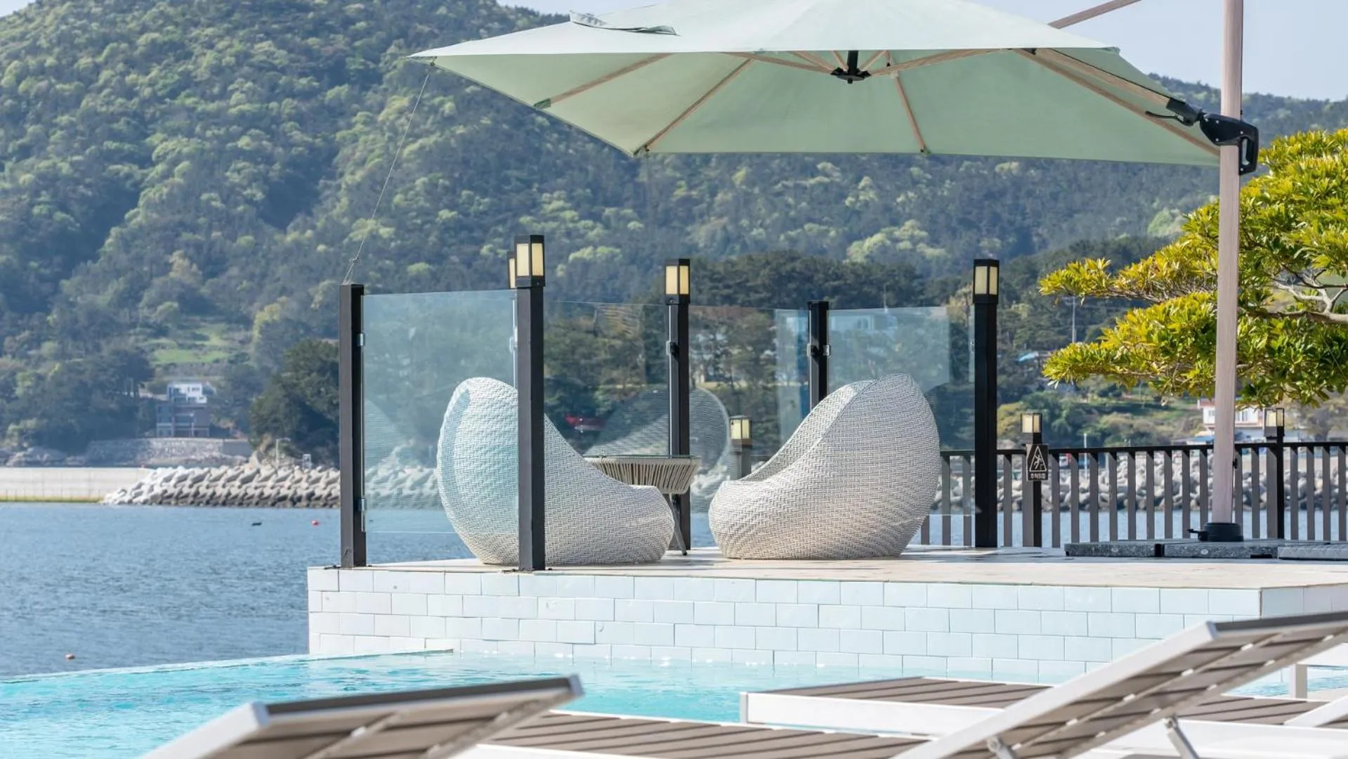 Property building in namhae sea stay N pet pension