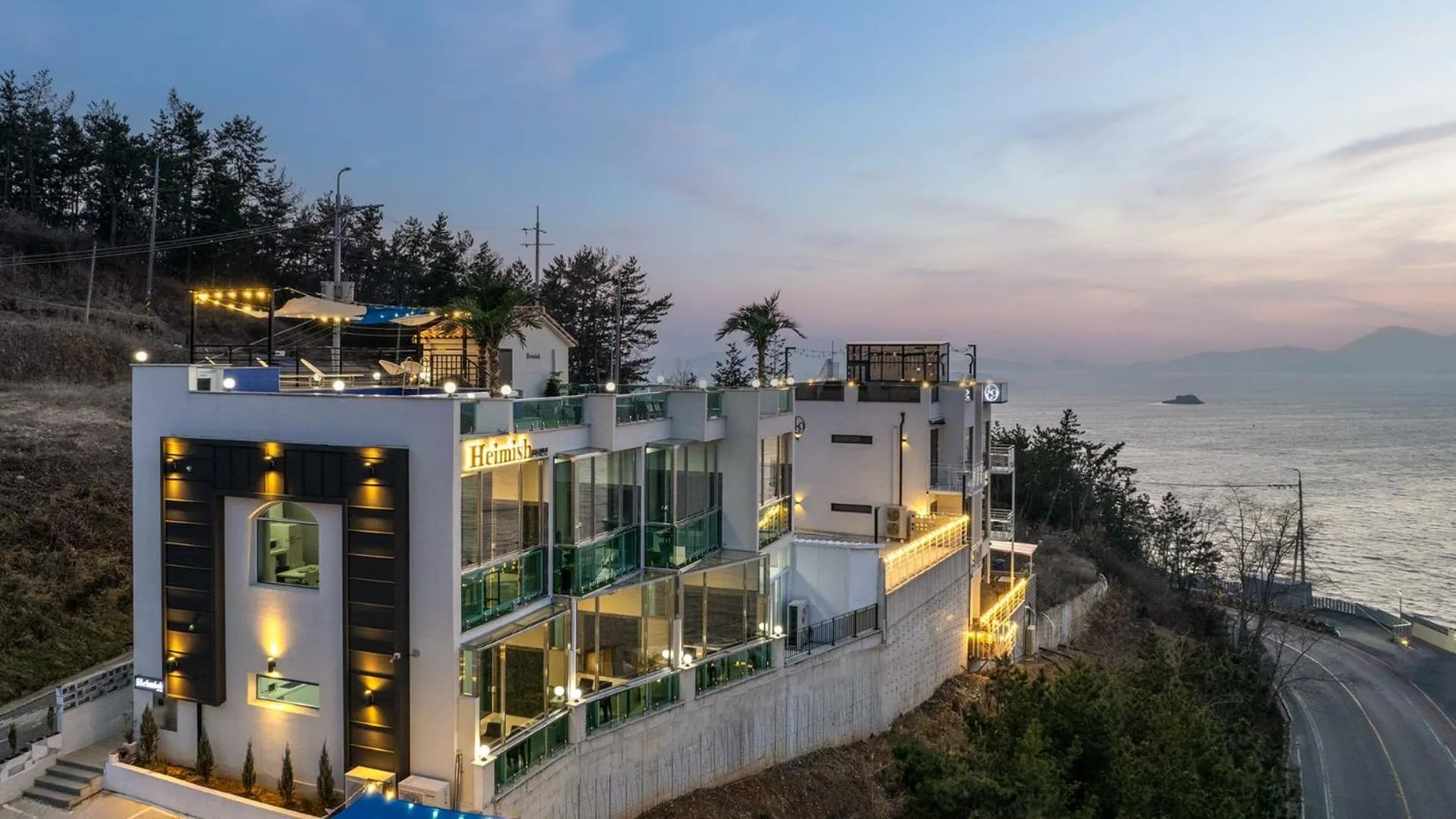 Property building in Yeosu Hemiswi SPA Pension