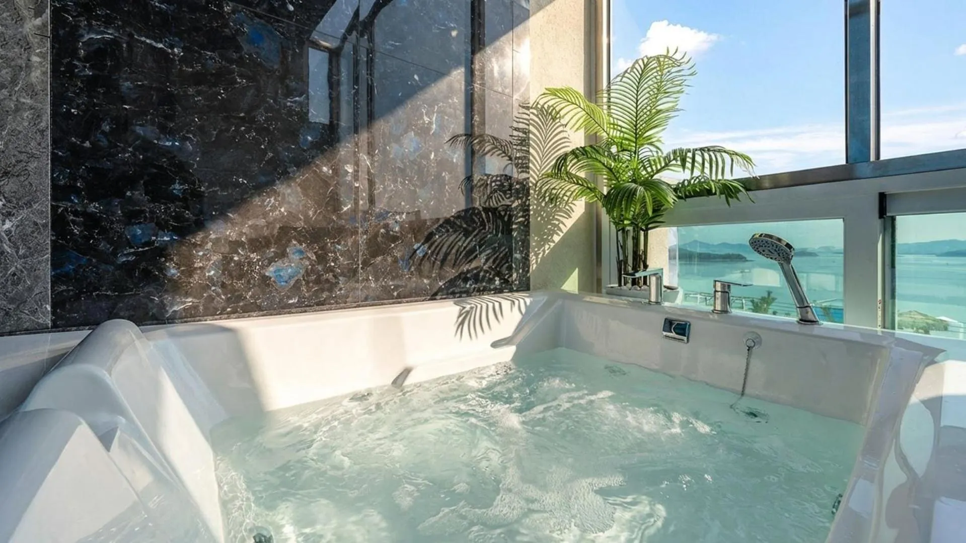 Property building in Yeosu Hemiswi SPA Pension