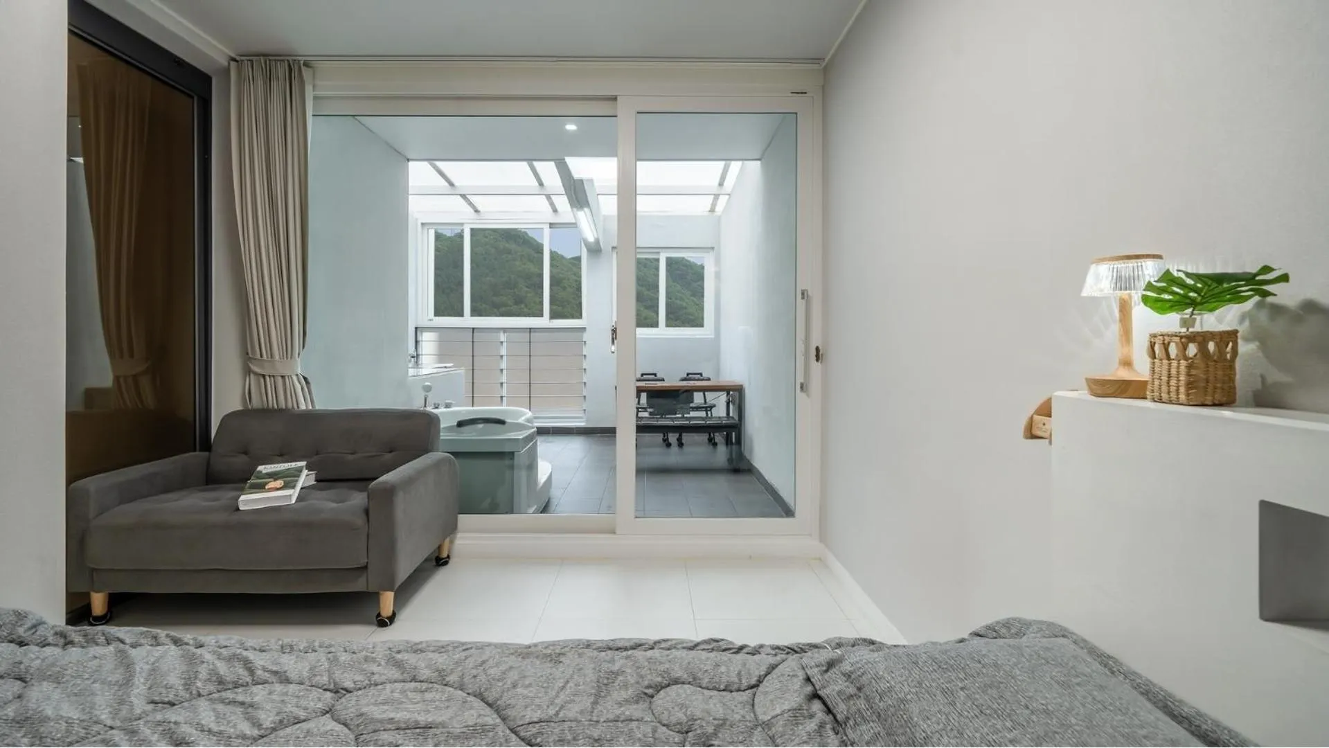 Gyeongju Modern Pool Villa