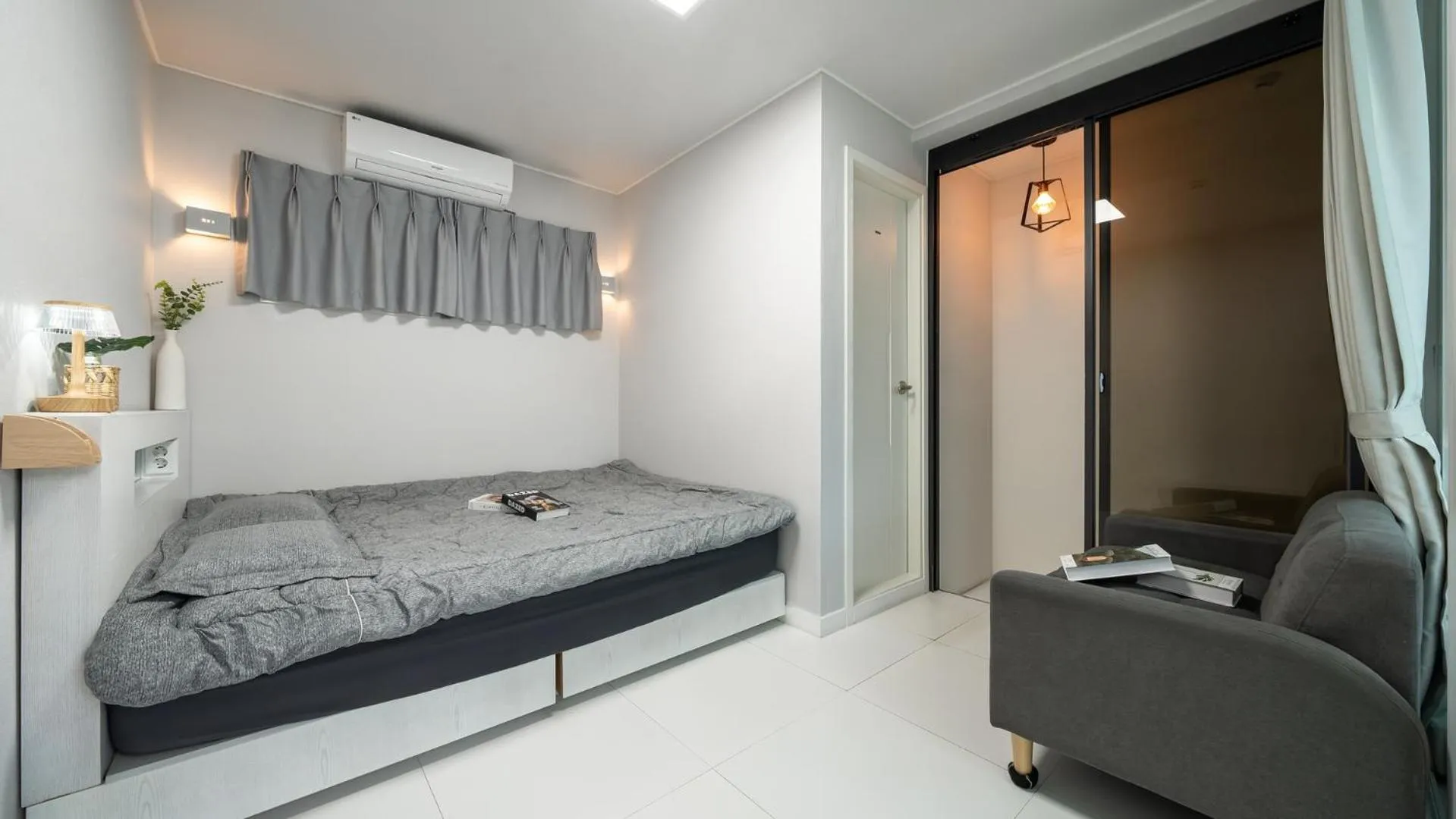 Property building, Bed in Gyeongju Modern Pool Villa