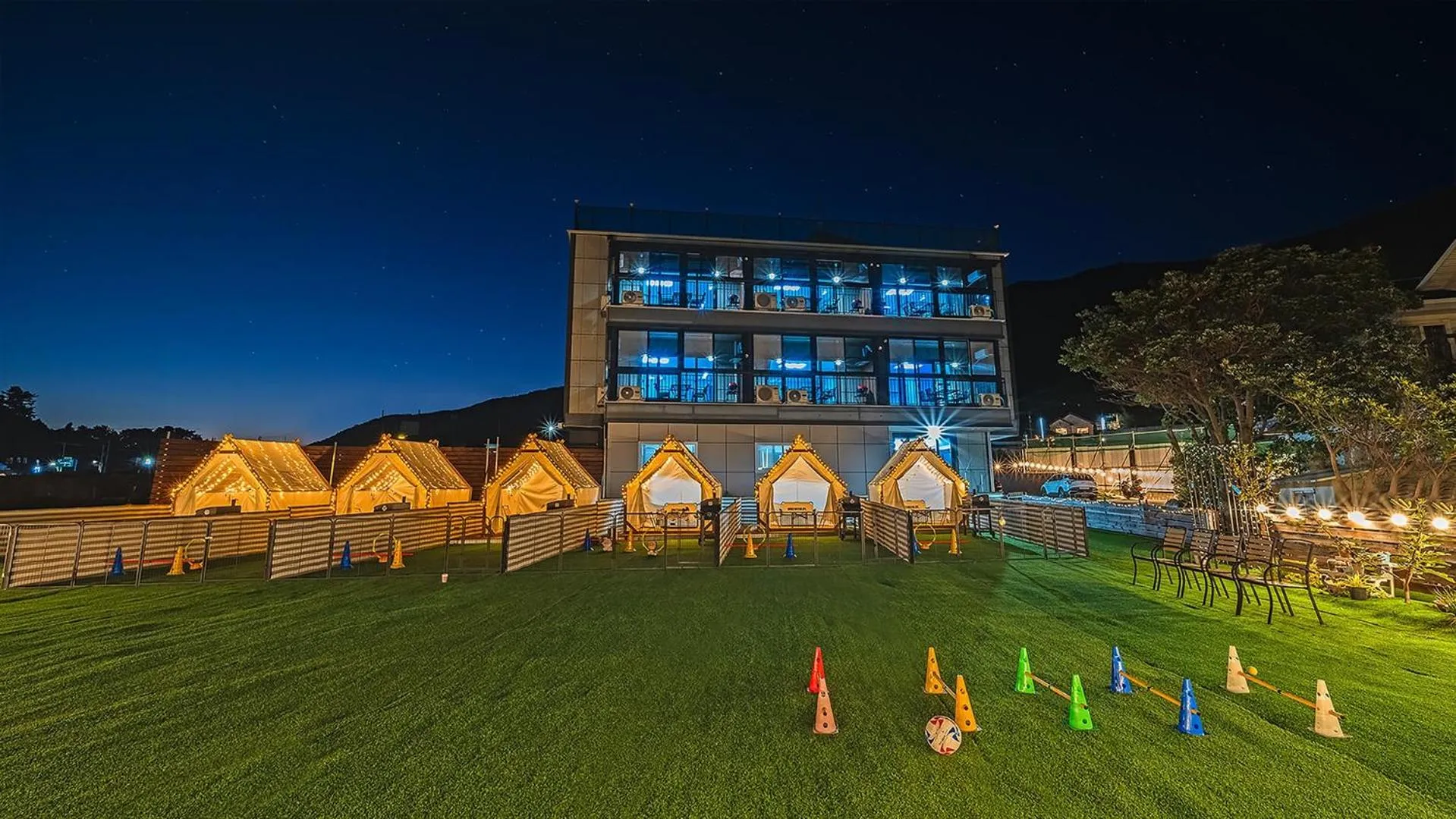 Property building in Namhae Dangdangi Dog Pension Blue