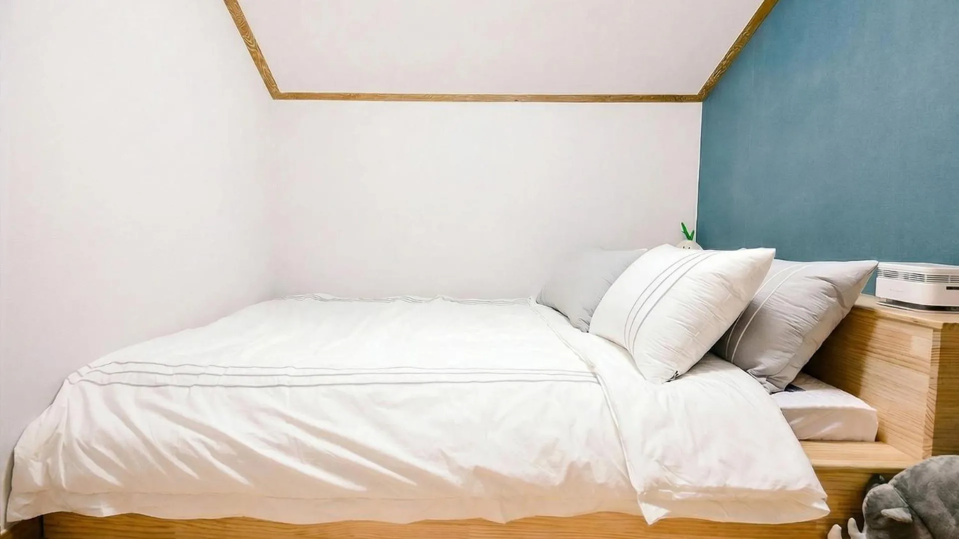 Property building, Bed in Gangneung Raon Pension