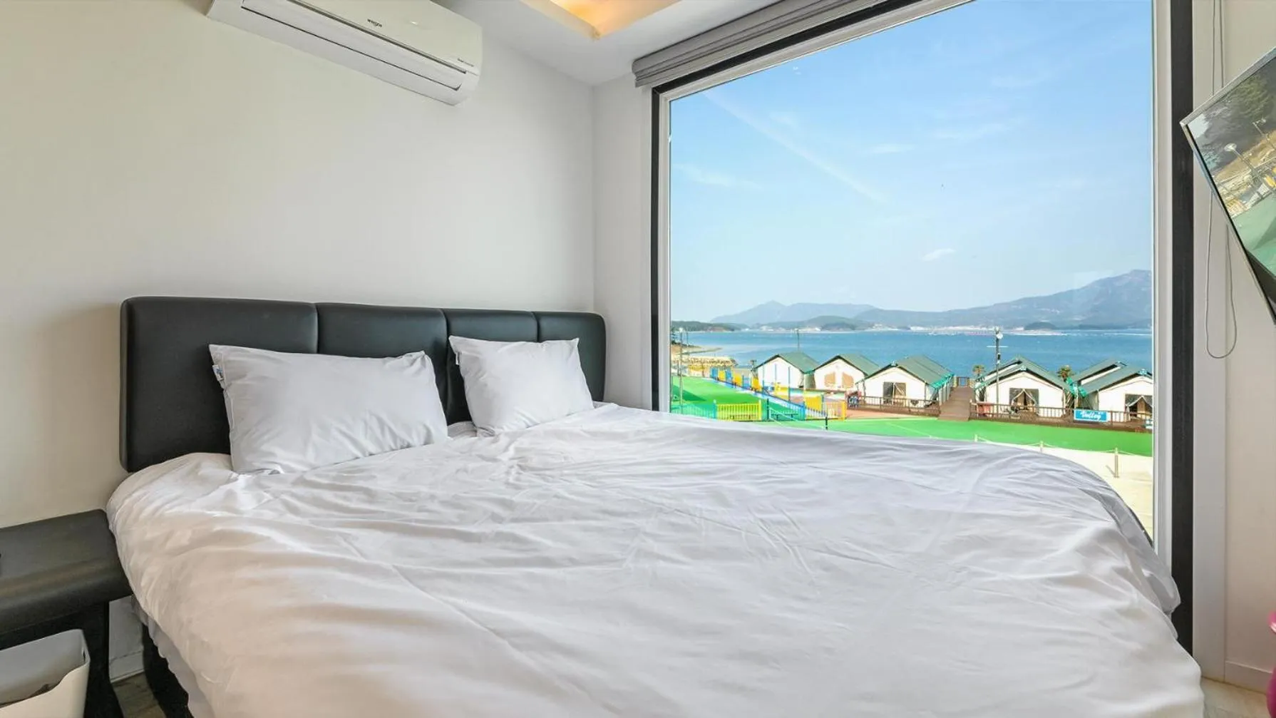Property building, Bed in Goseong Bluebeach Pension&Glamping