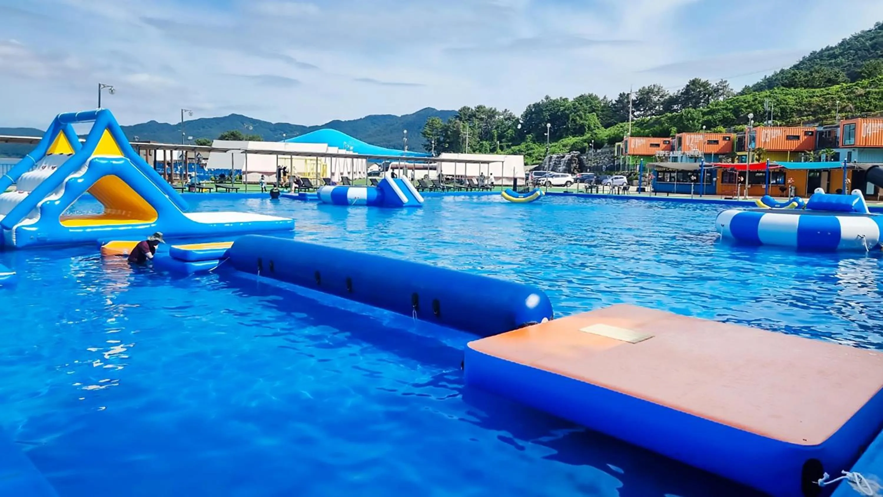 Goseong Bluebeach Pension&Glamping
