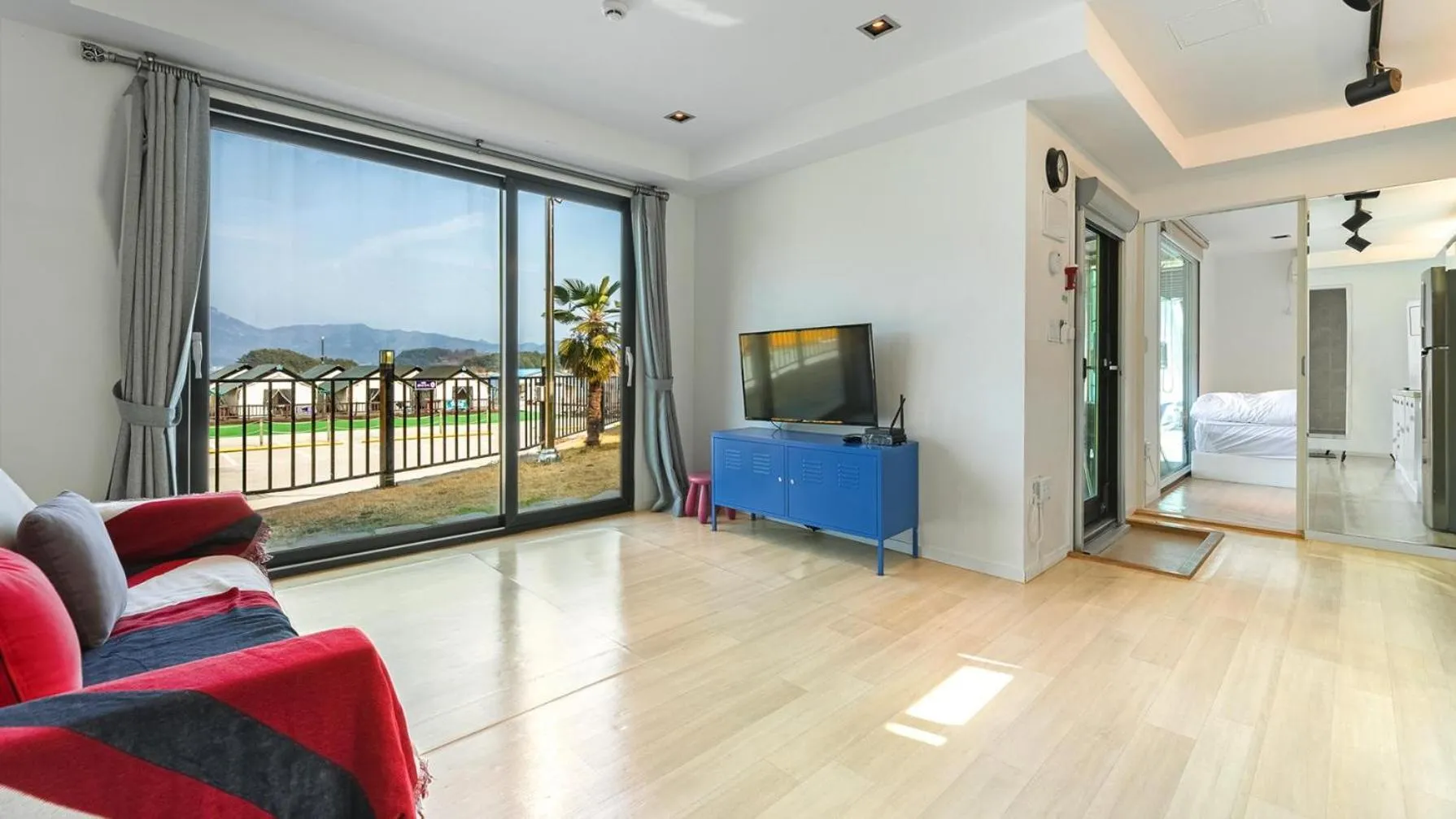 Property building in Goseong Bluebeach Pension&Glamping