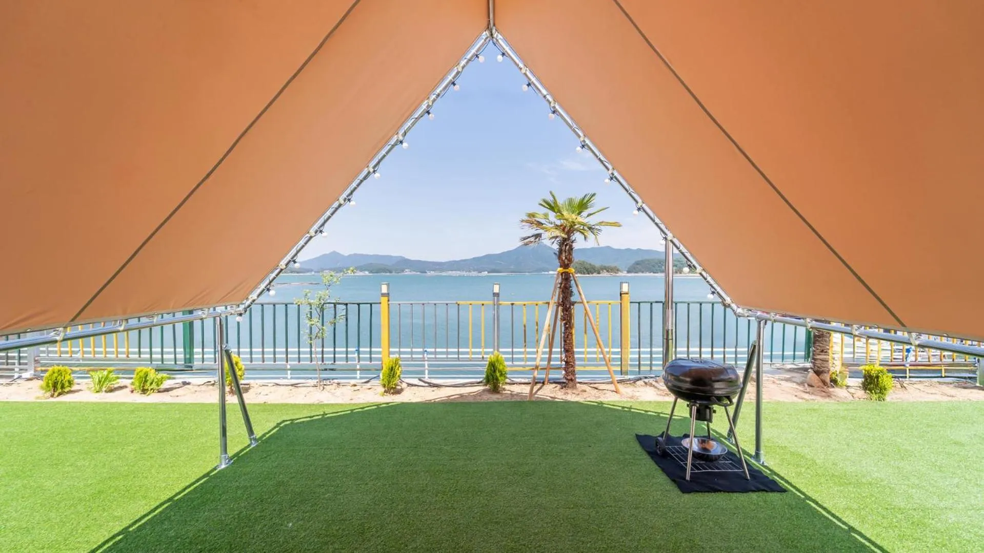 Photo of the whole room in Goseong Bluebeach Pension&Glamping