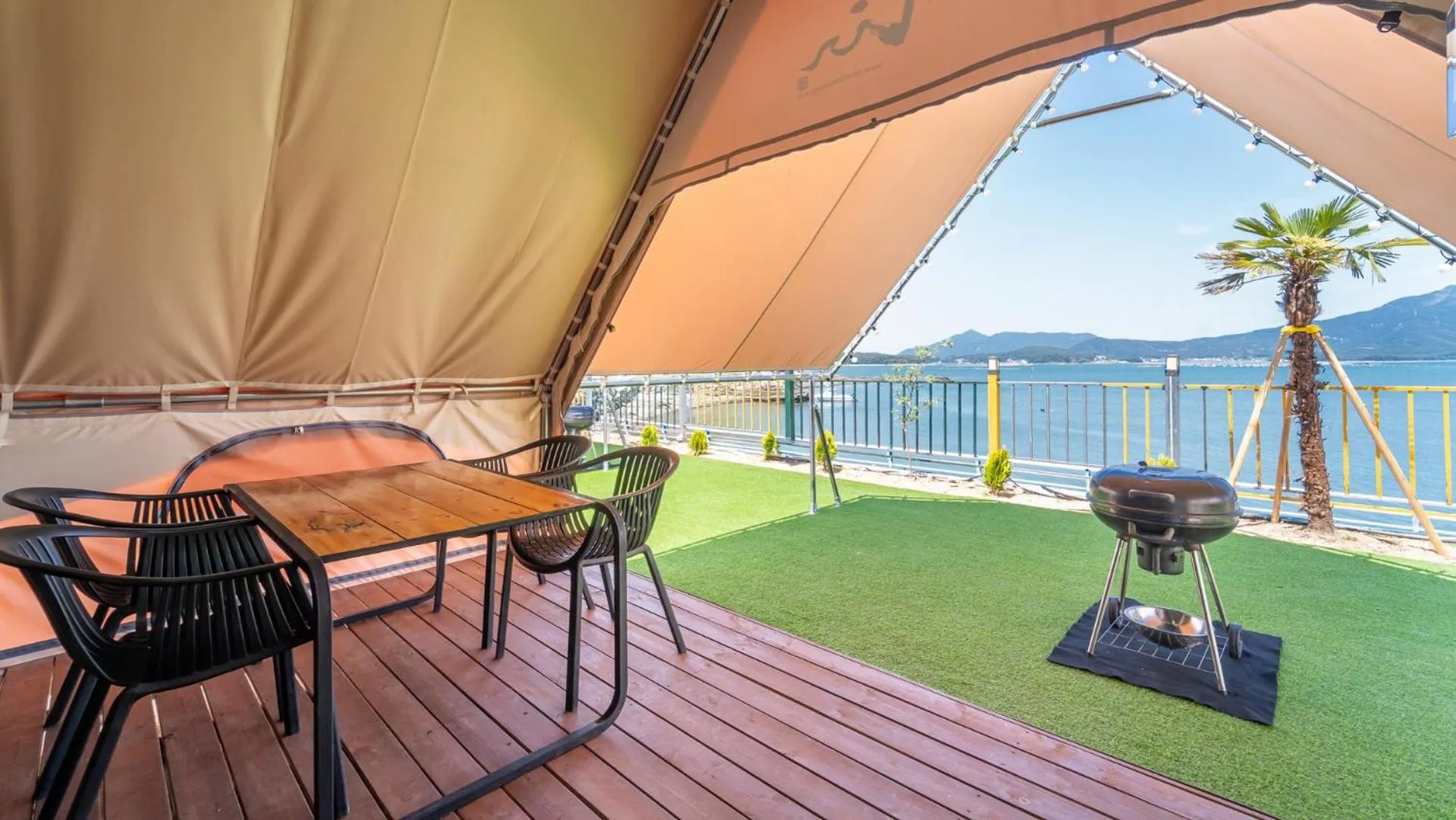 Photo of the whole room in Goseong Bluebeach Pension&Glamping