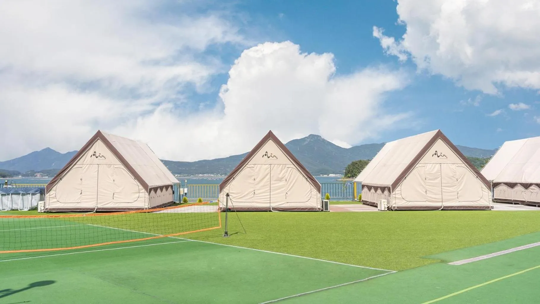 Property building in Goseong Bluebeach Pension&Glamping