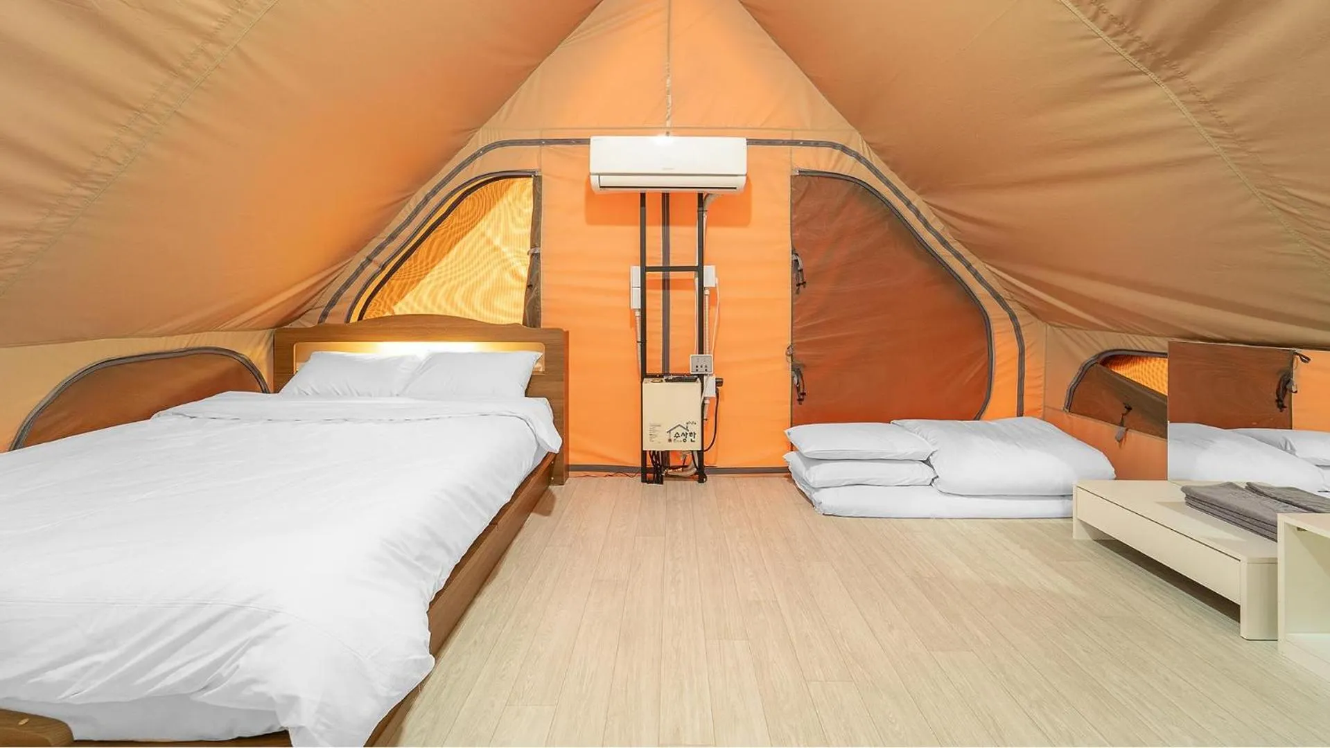 Property building, Bed in Goseong Bluebeach Pension&Glamping
