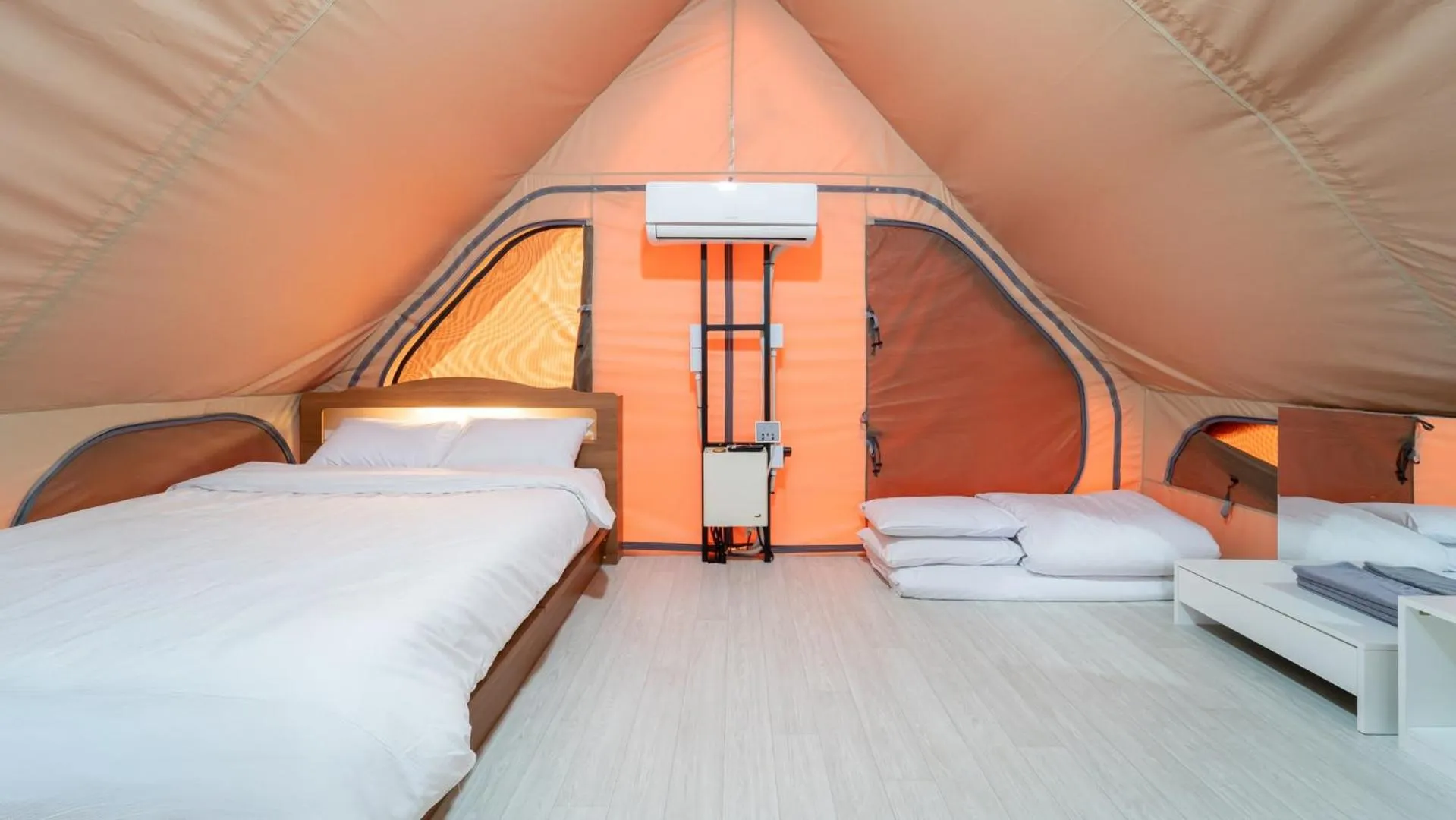 Photo of the whole room, Bed in Goseong Bluebeach Pension&Glamping