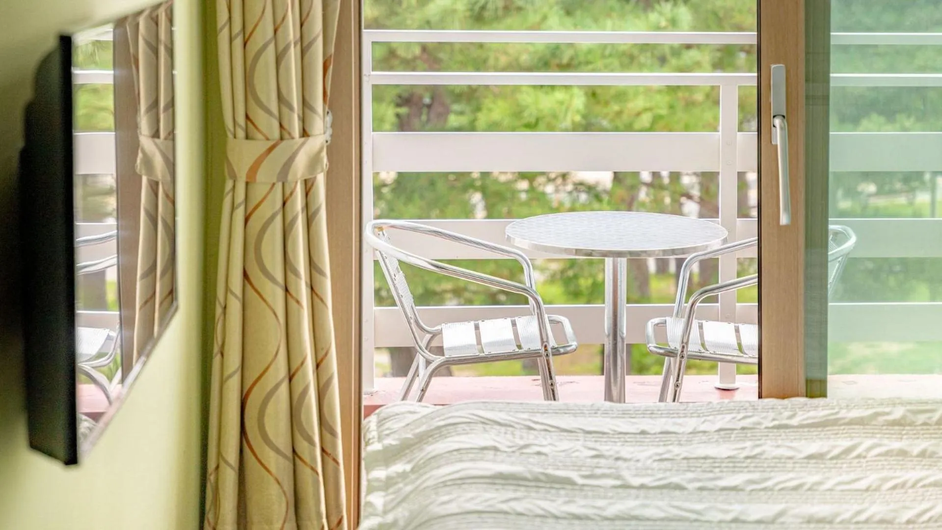 Property building, Bed in Sokcho Harmony Pension