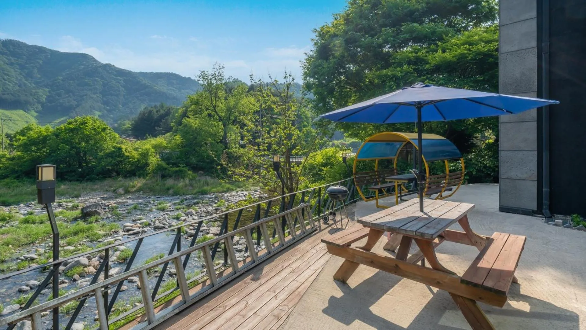 Property building in Gapyeong poin PoolVilla pension