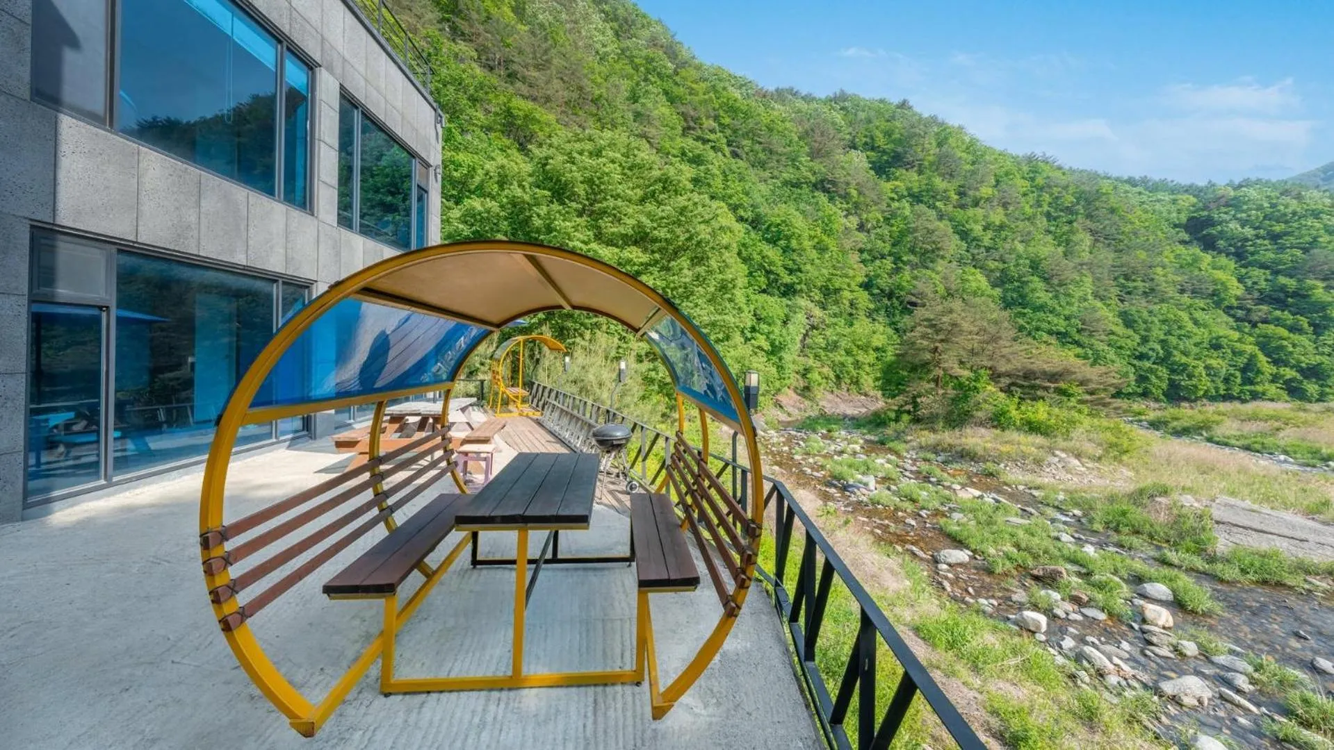 Property building in Gapyeong poin PoolVilla pension